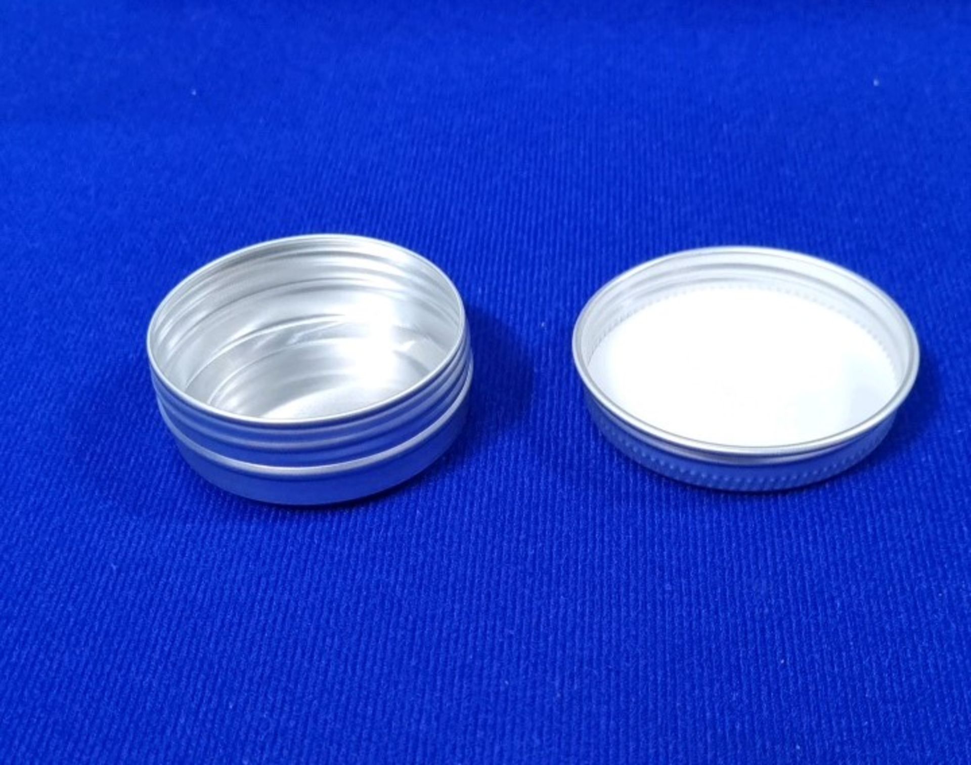 96 x 30 ML Round Aluminium Tins With Screw On Lids - Image 2 of 4