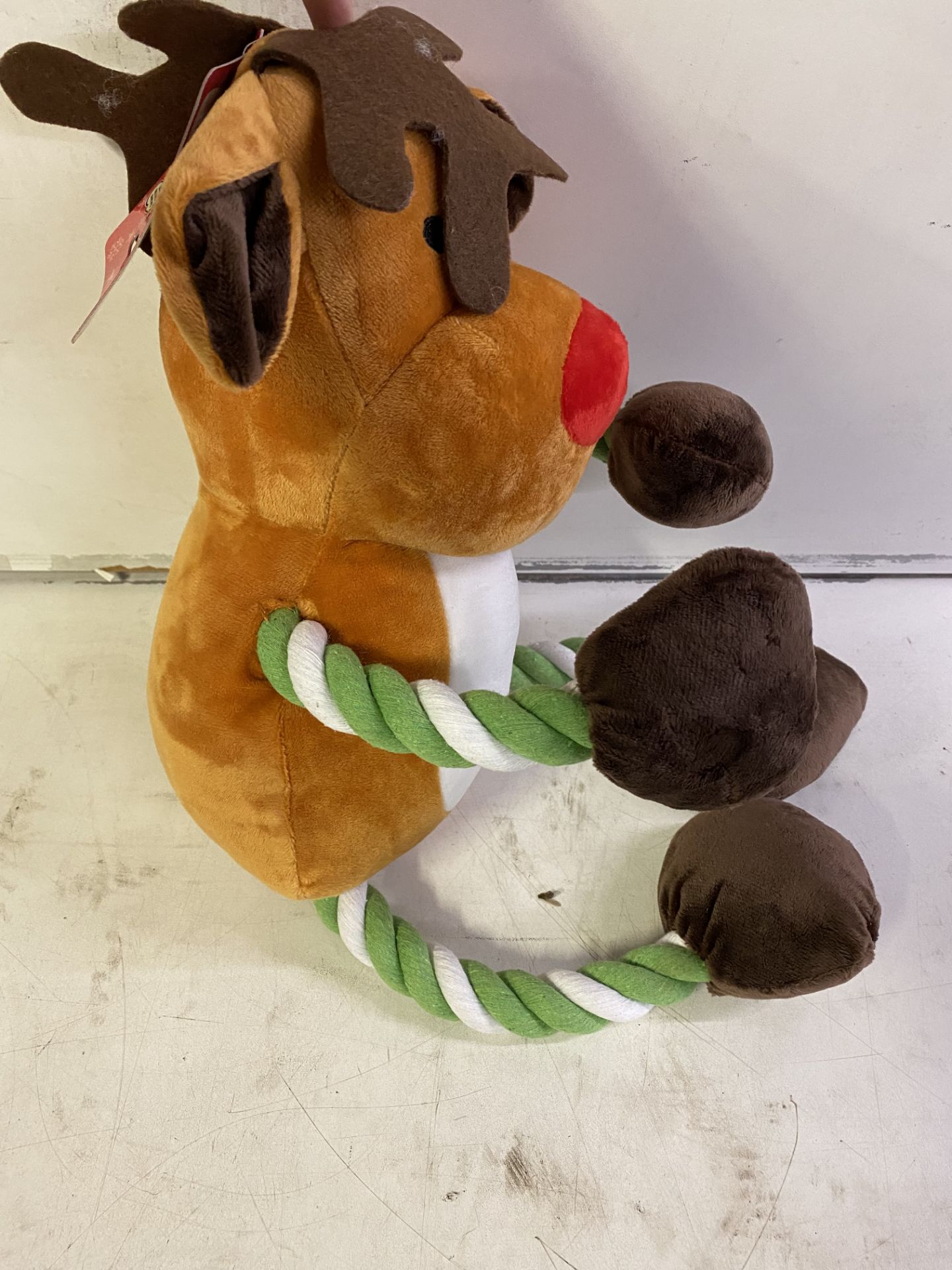 18 x GoodBoy Christmas Hug Tug Reindeer Rope Arms & Legs (85cm) Dog Toy Gifts - Image 3 of 6