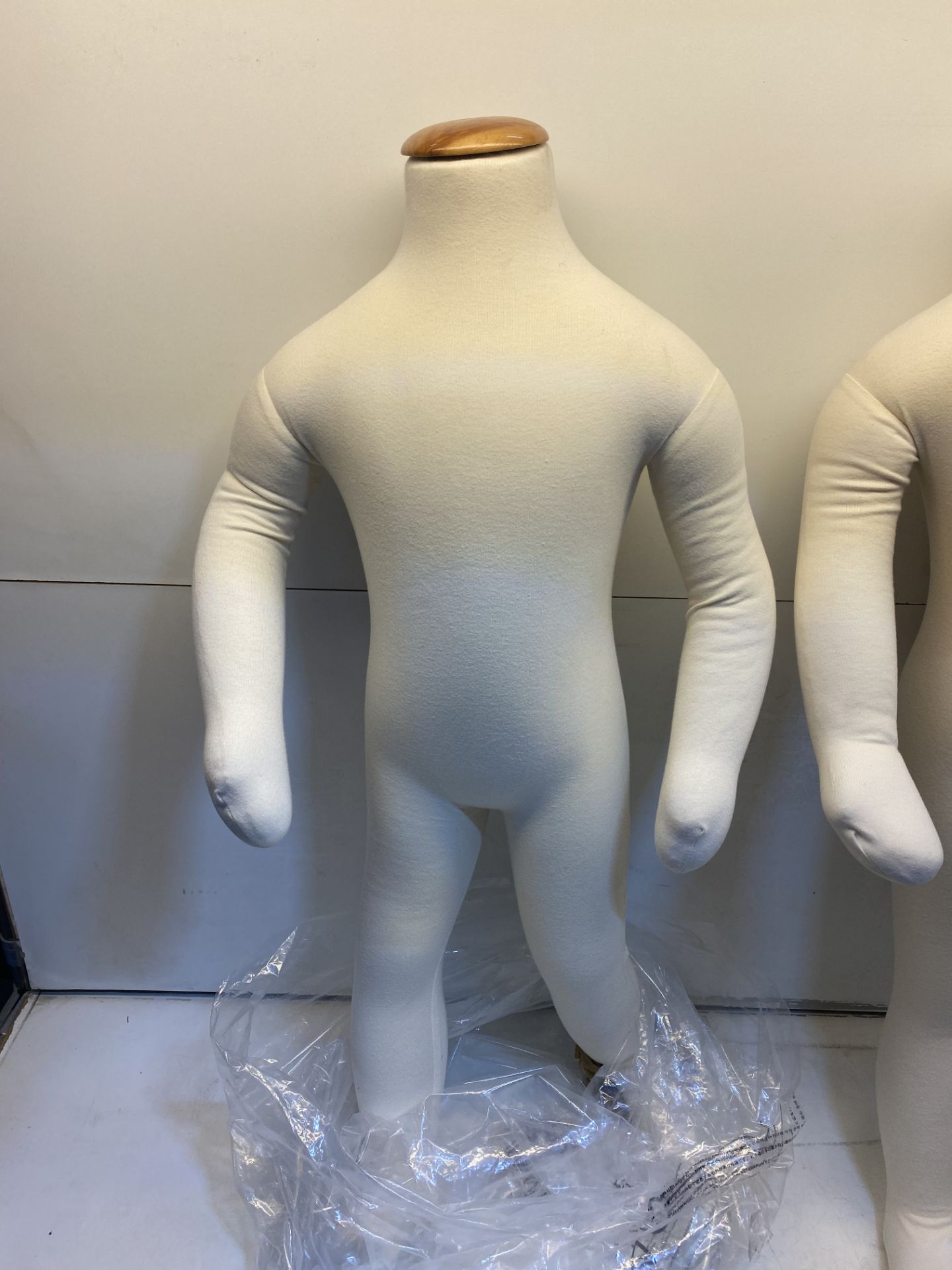 2 x Headless Child Mannequins - See Photos - Image 4 of 7