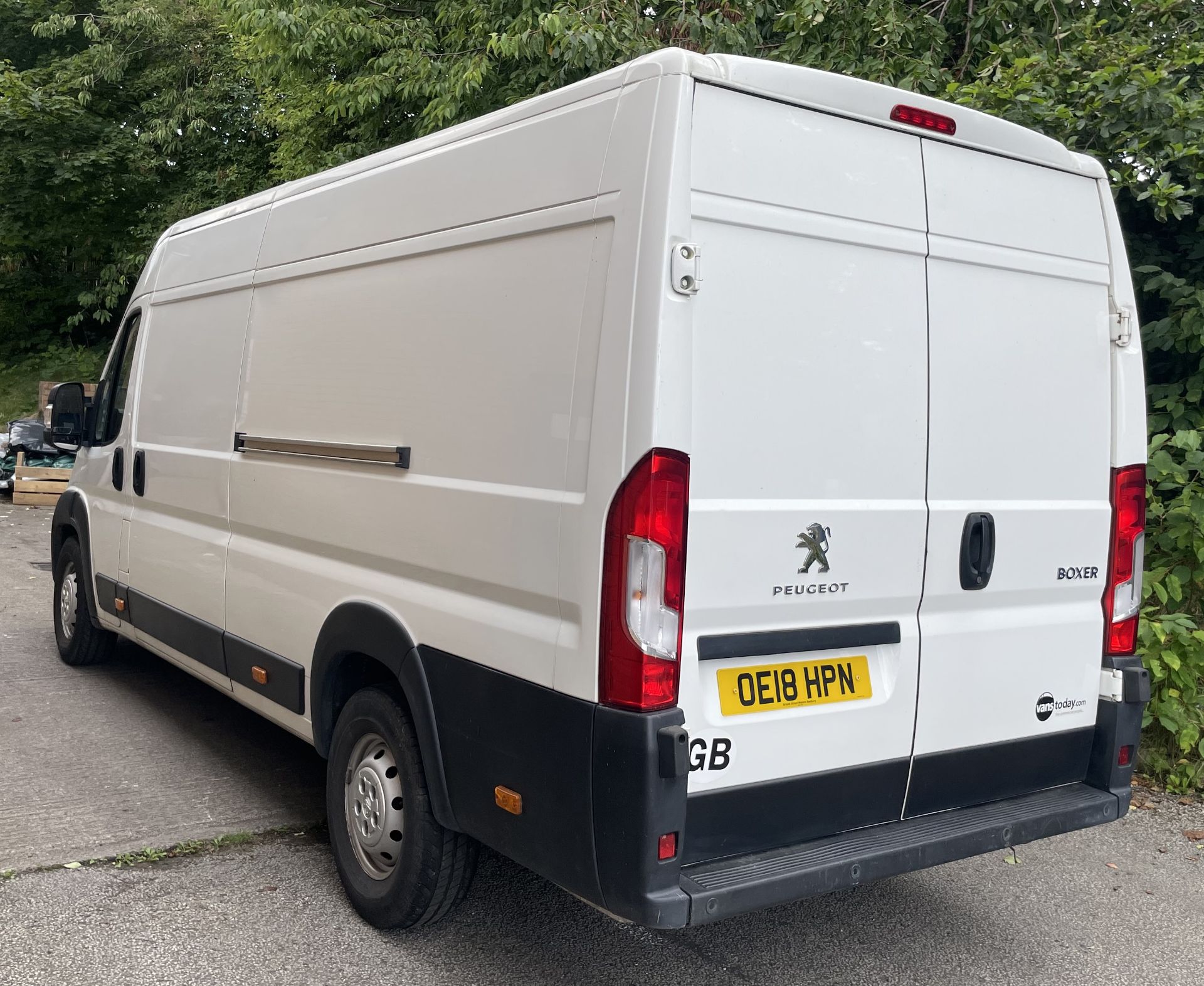 Peugeot Boxer 2.0 Blue Hdi | Reg: OE18 HPN | Mileage: 90,126 - Image 4 of 13