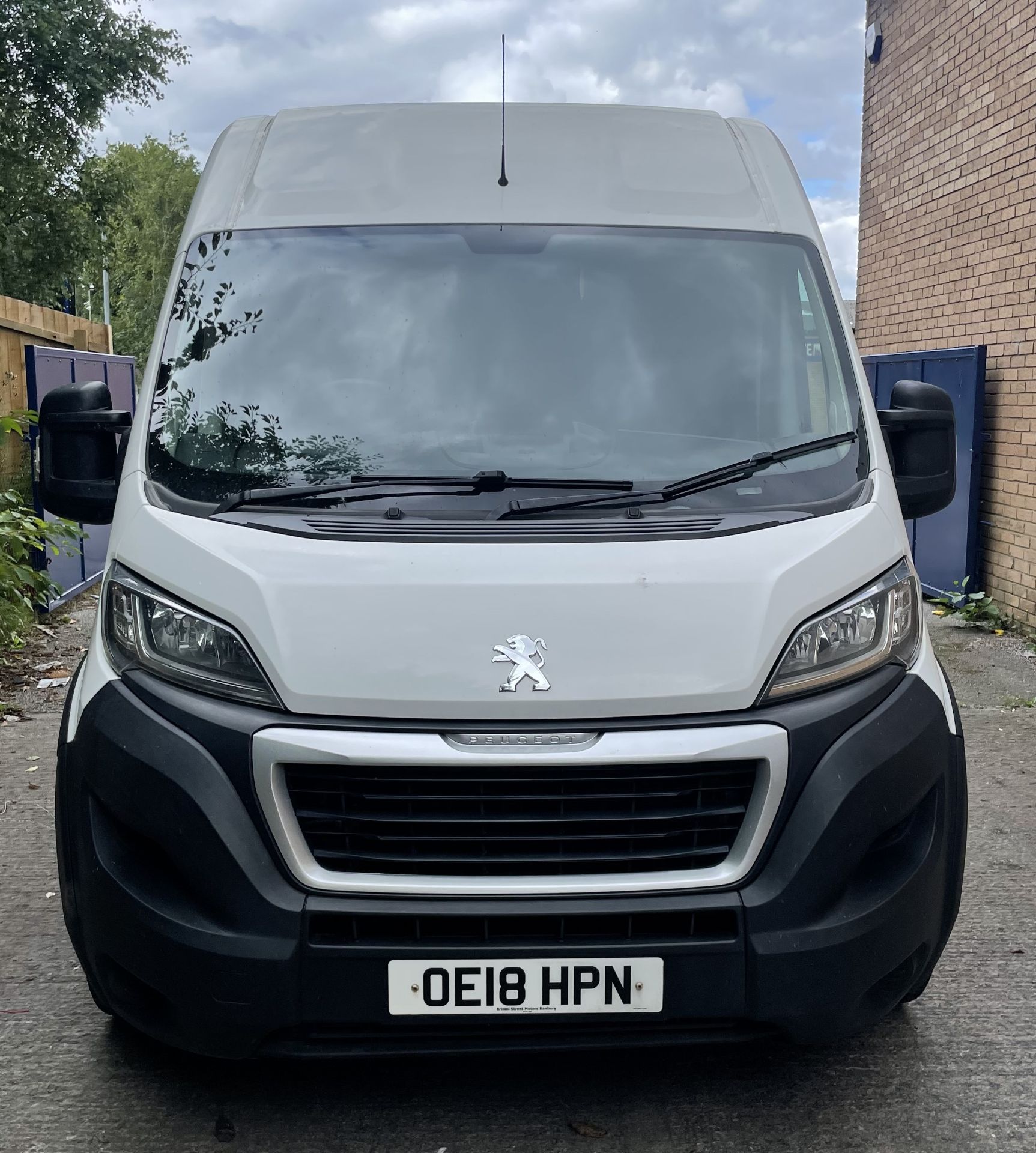 Peugeot Boxer 2.0 Blue Hdi | Reg: OE18 HPN | Mileage: 90,126 - Image 2 of 13