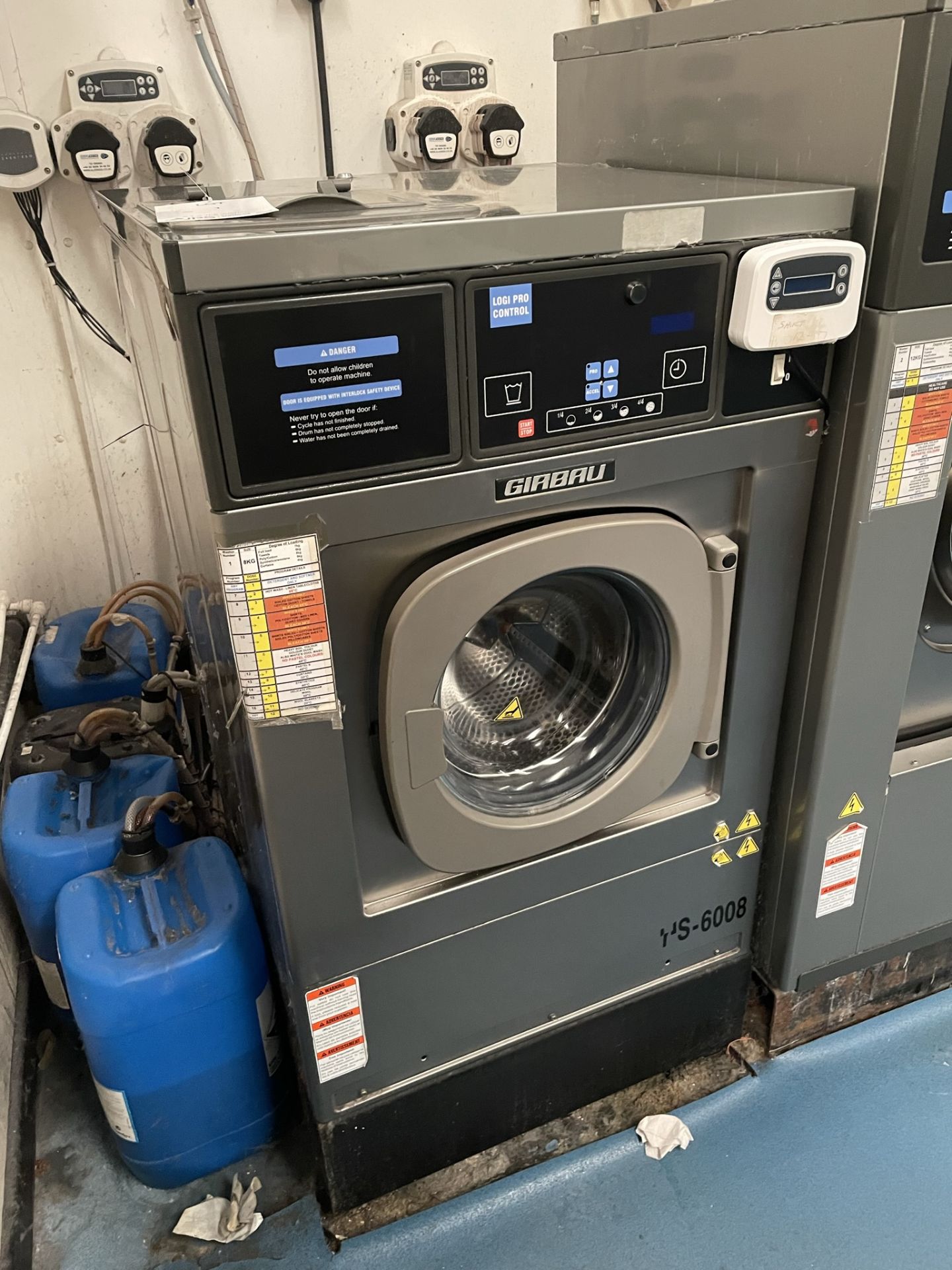 Girbau HS6008 LPE 9kg Commercial Washing Machine w/ 4 Pump LDRY Dispenser - Image 3 of 10