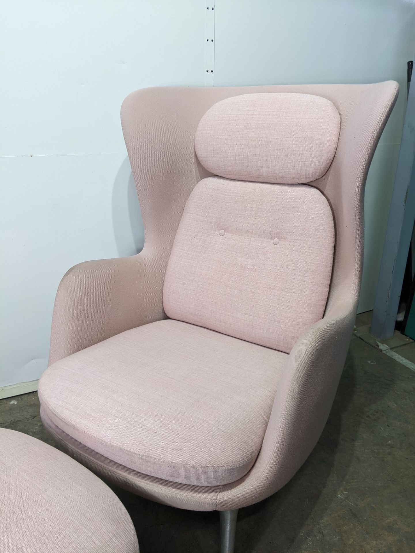 Fritz Hansen Ro Chair and Foot Rest | Colour: Pale Rose | New Price - £3,566 - Image 2 of 5