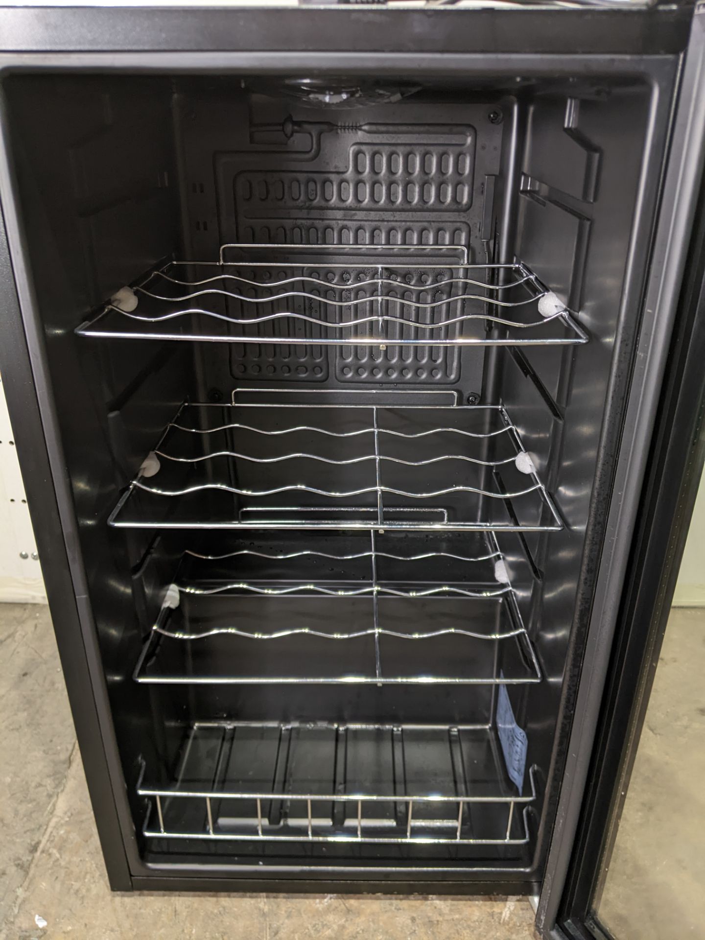 Logik 34 Bottle Wine Cooler | Model: LWC3B15 - Image 3 of 5