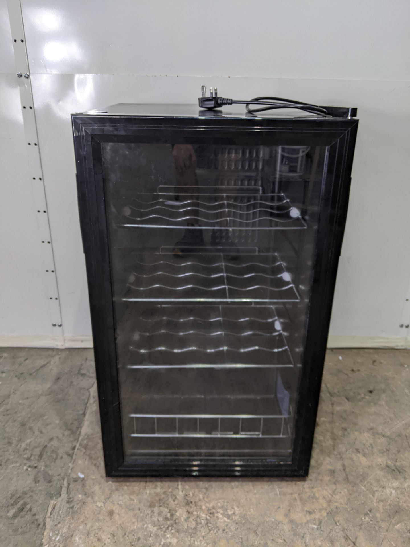 Logik 34 Bottle Wine Cooler | Model: LWC3B15