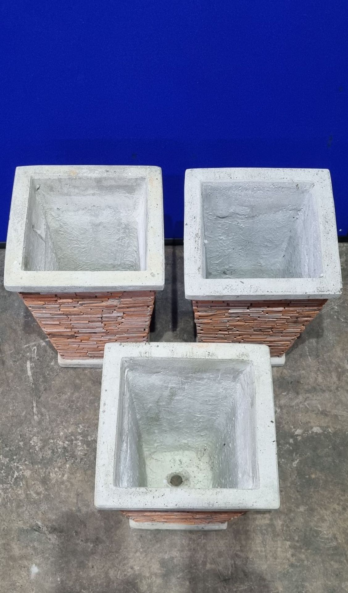 3 x Mims Artisan Vintage Brick Collection 45093-S2 Planters | 350mm x 250mm | RRP £39.99 each - Image 2 of 3