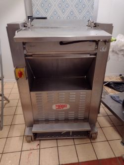 ONE LOT SALE | Maja FIM 437 Self Standing Fish Skinning Machine | Closes 08 November 2022