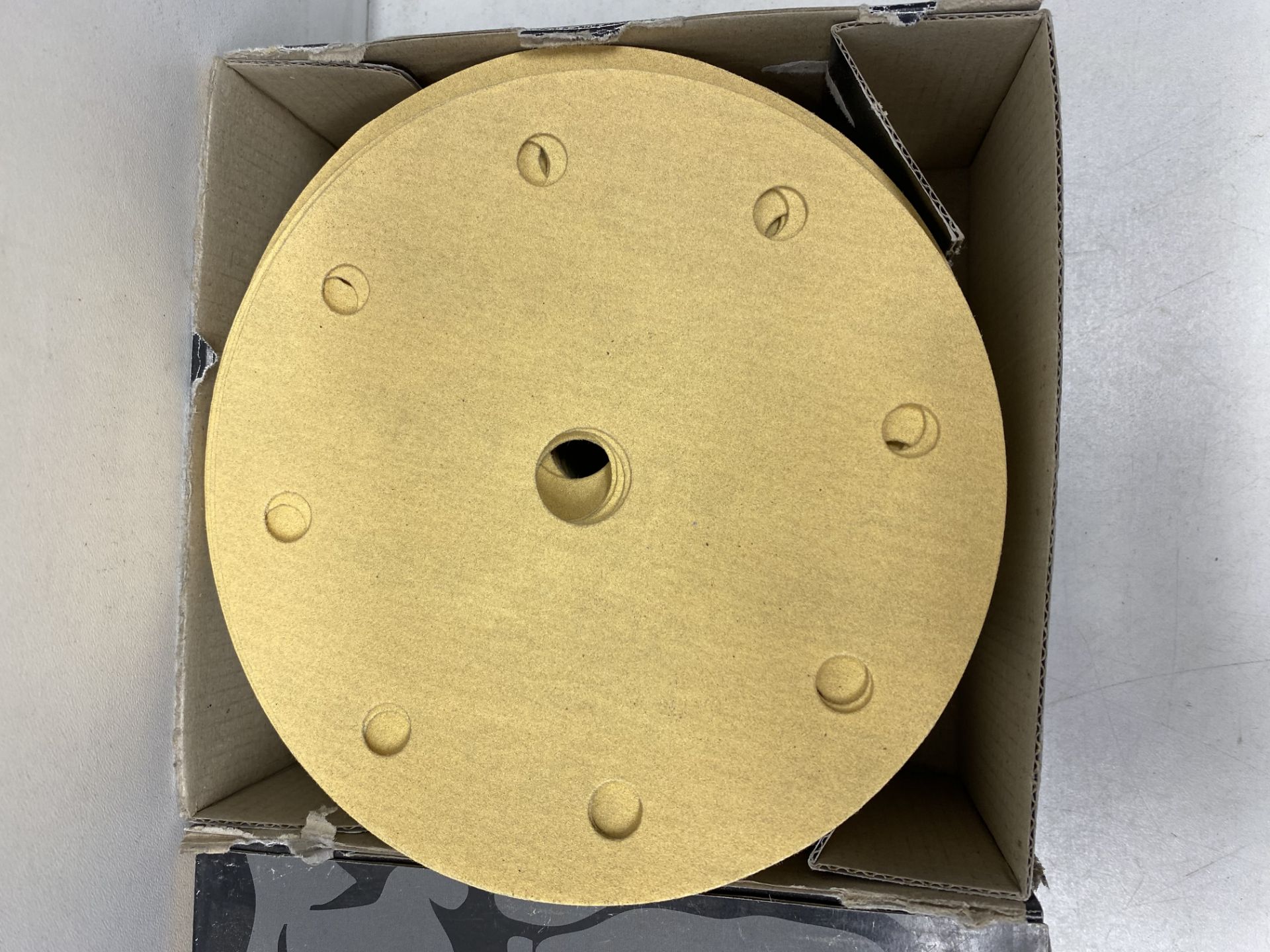 500 x Various Mirka Gold 150mm P240 Sanding Discs - See Description - Image 3 of 5