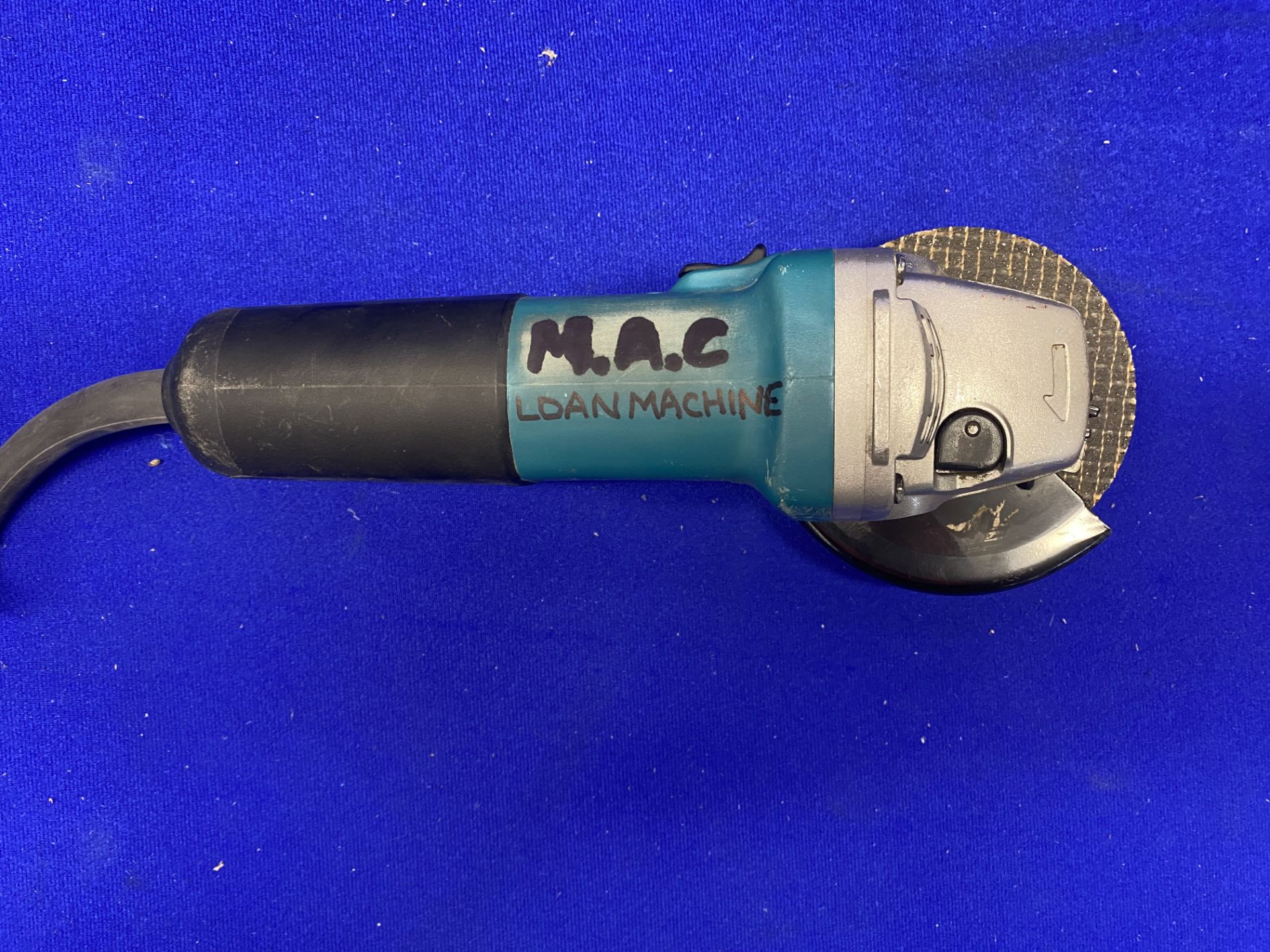 MAKITA 9554NBKD 115MM ANGLE GRINDER 110V - Image 3 of 8