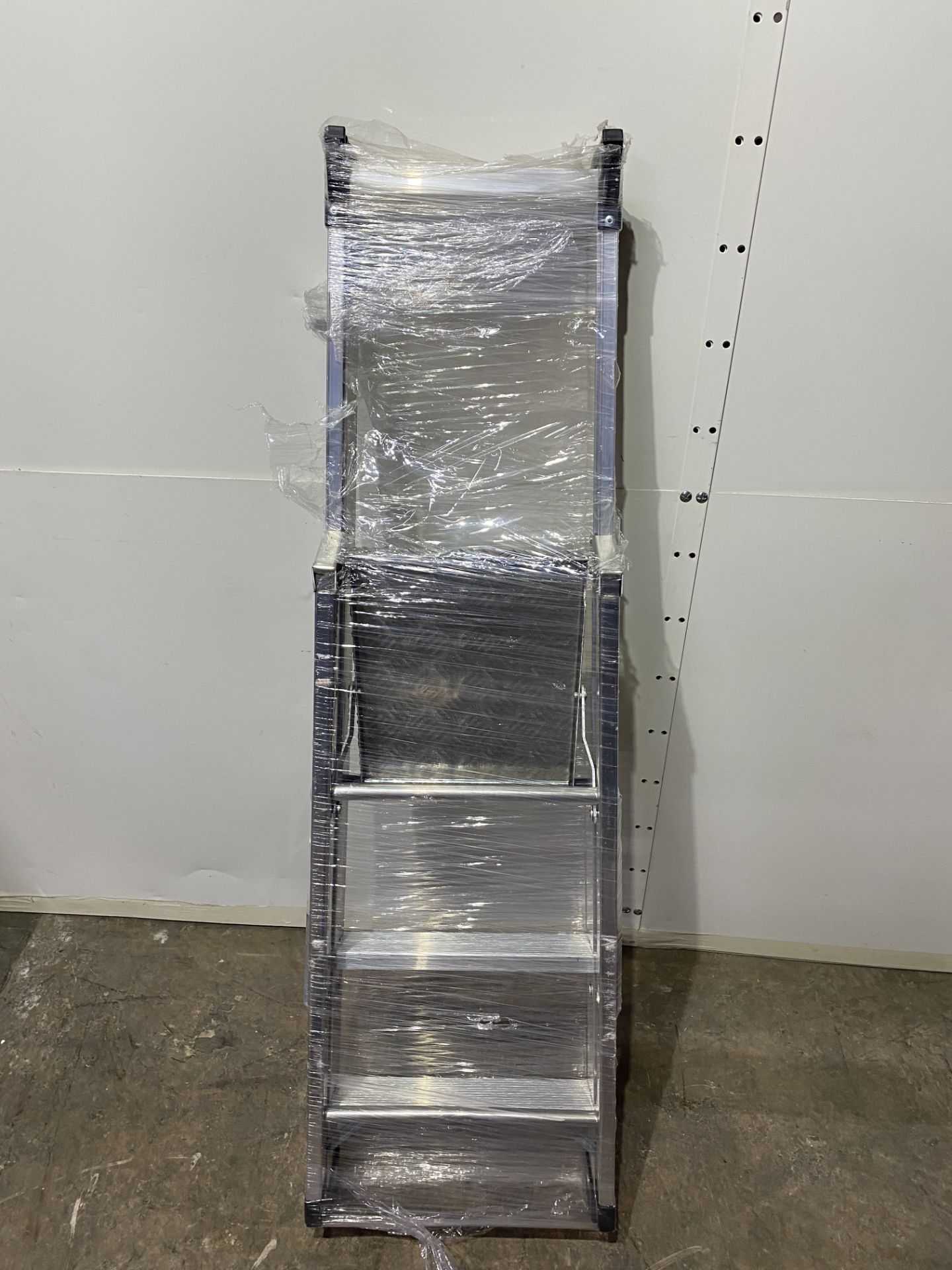 2 x Zarges Aliminium 3 Tread Industrial Step Ladder - Image 6 of 7