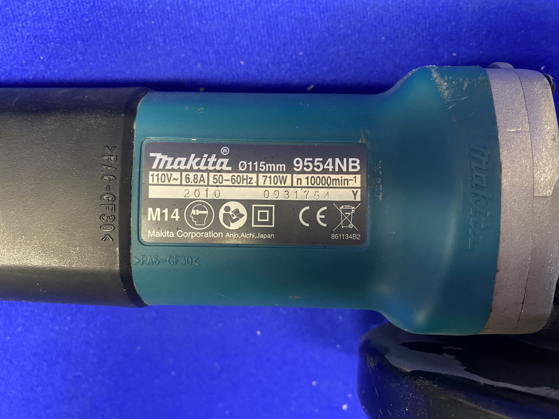 MAKITA 9554NBKD 115MM ANGLE GRINDER 110V - Image 7 of 8