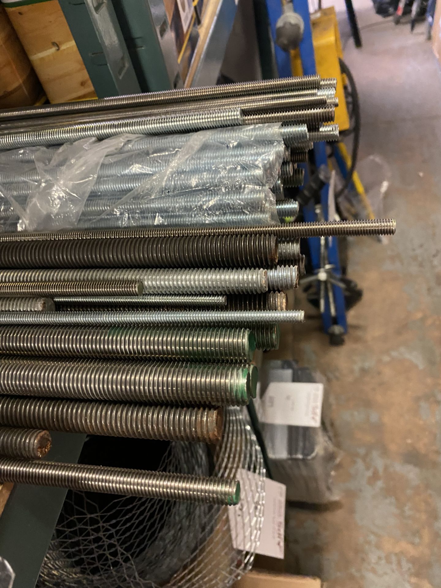 Approximately 65 x Various Sized Threaded Bars - Image 4 of 5