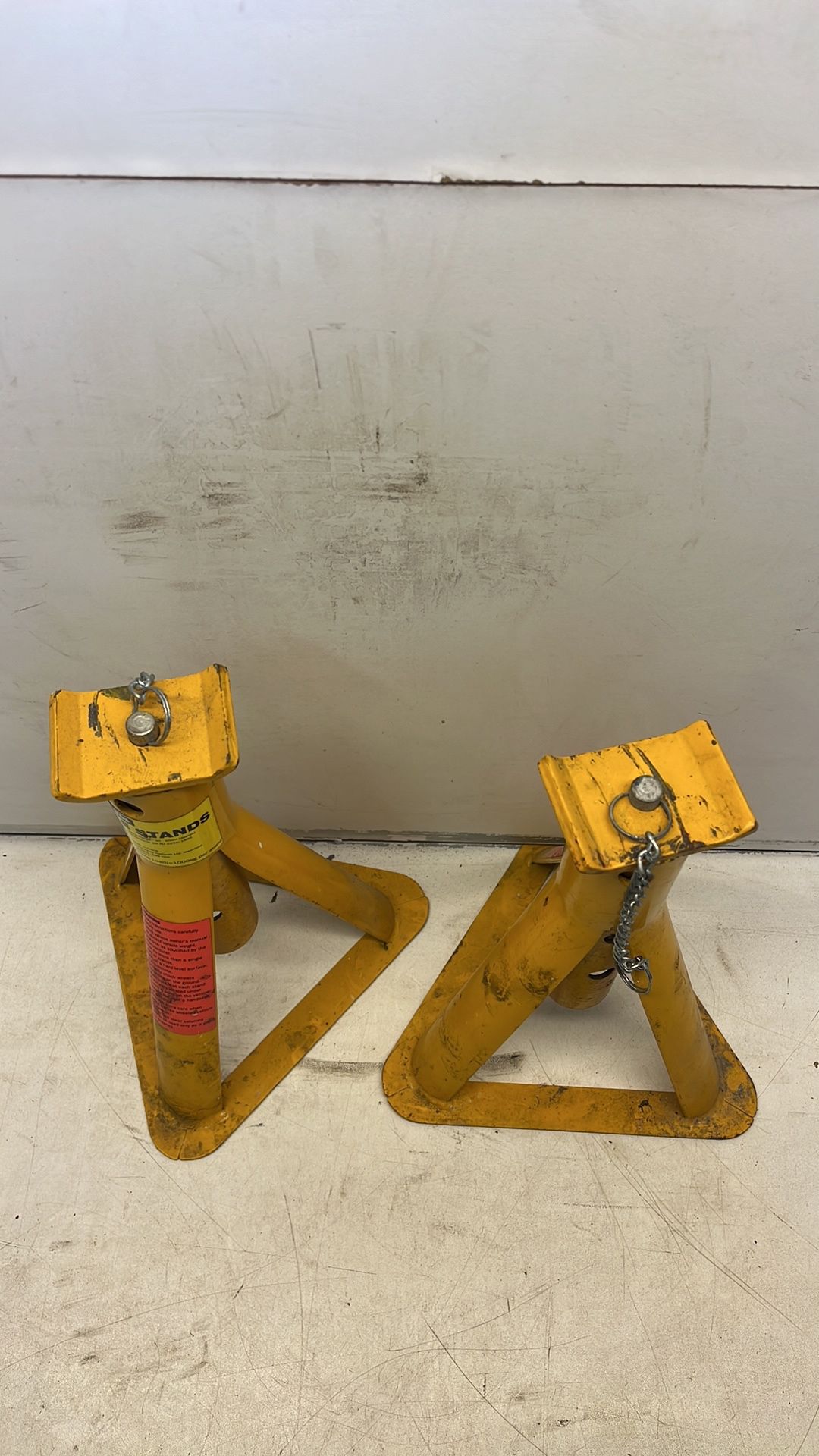 Pair Of Halfords 2 Tonne Axle Stands - Image 2 of 3