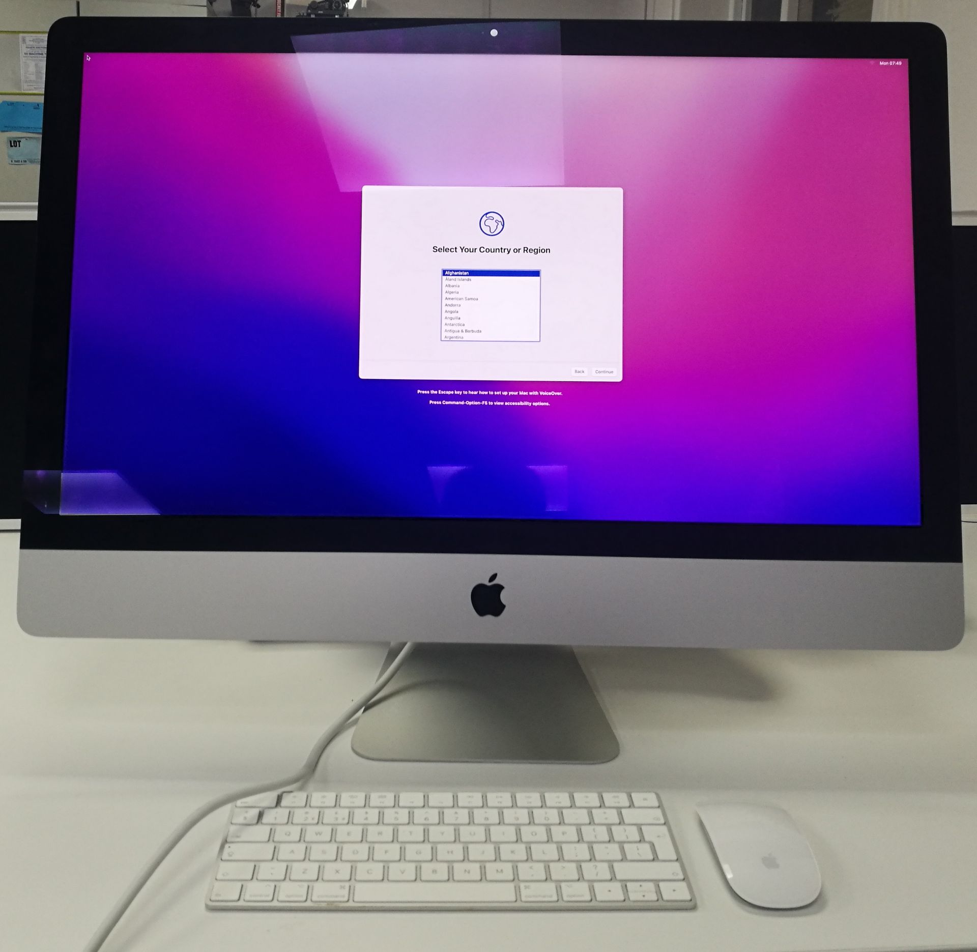 27" Apple iMac with Retina 5k display | Incl. Apple Magic Keyboard & Mouse - Image 2 of 6