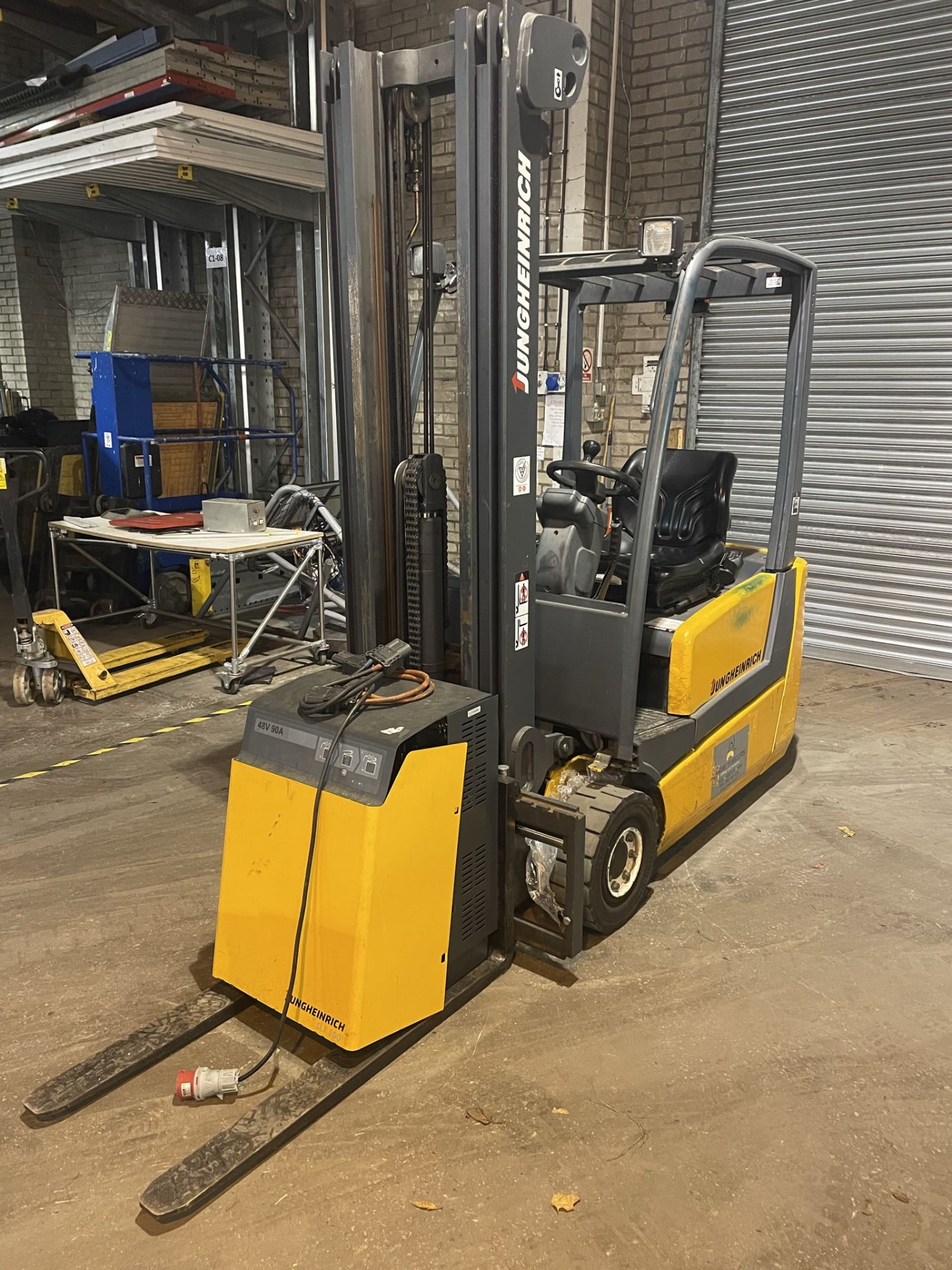 Jungheinrich LE16 1.6T Electric Forklift Truck w/ Charger - Image 3 of 7