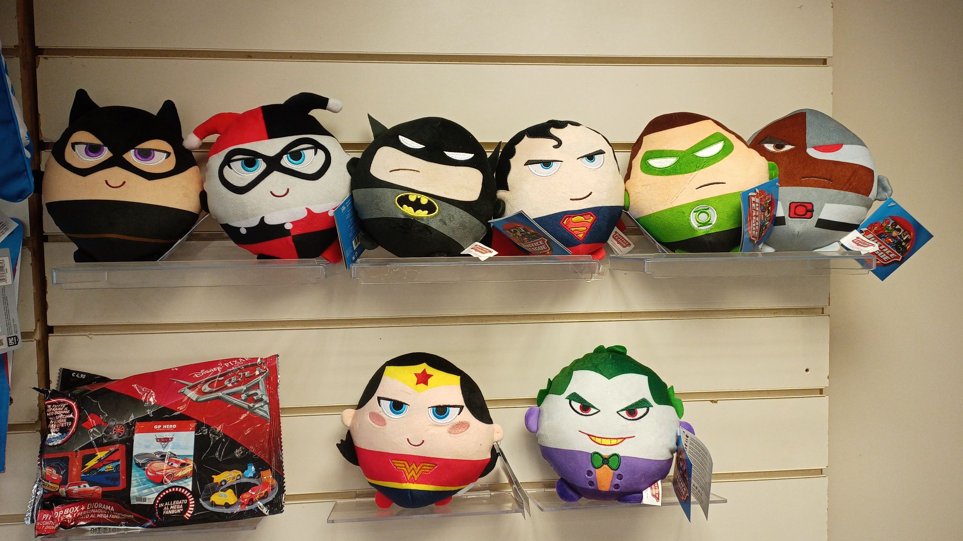 50 x Various Justice League Plush Toys | Total RRP £450 - Image 3 of 3
