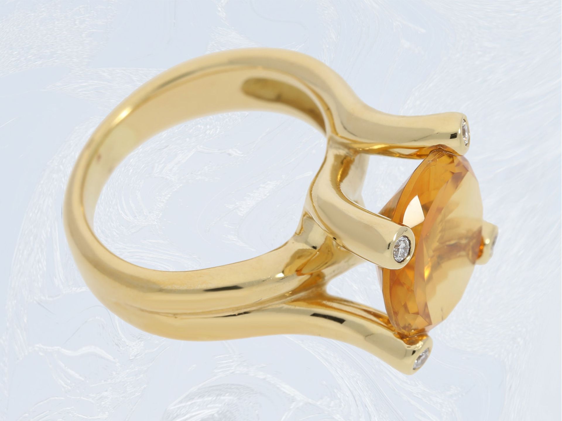 Ring: interessant gefertigter vintage Goldschmiedering mit Citrin- sowie Brillantbesatz, 18K Gold: C - Bild 2 aus 3