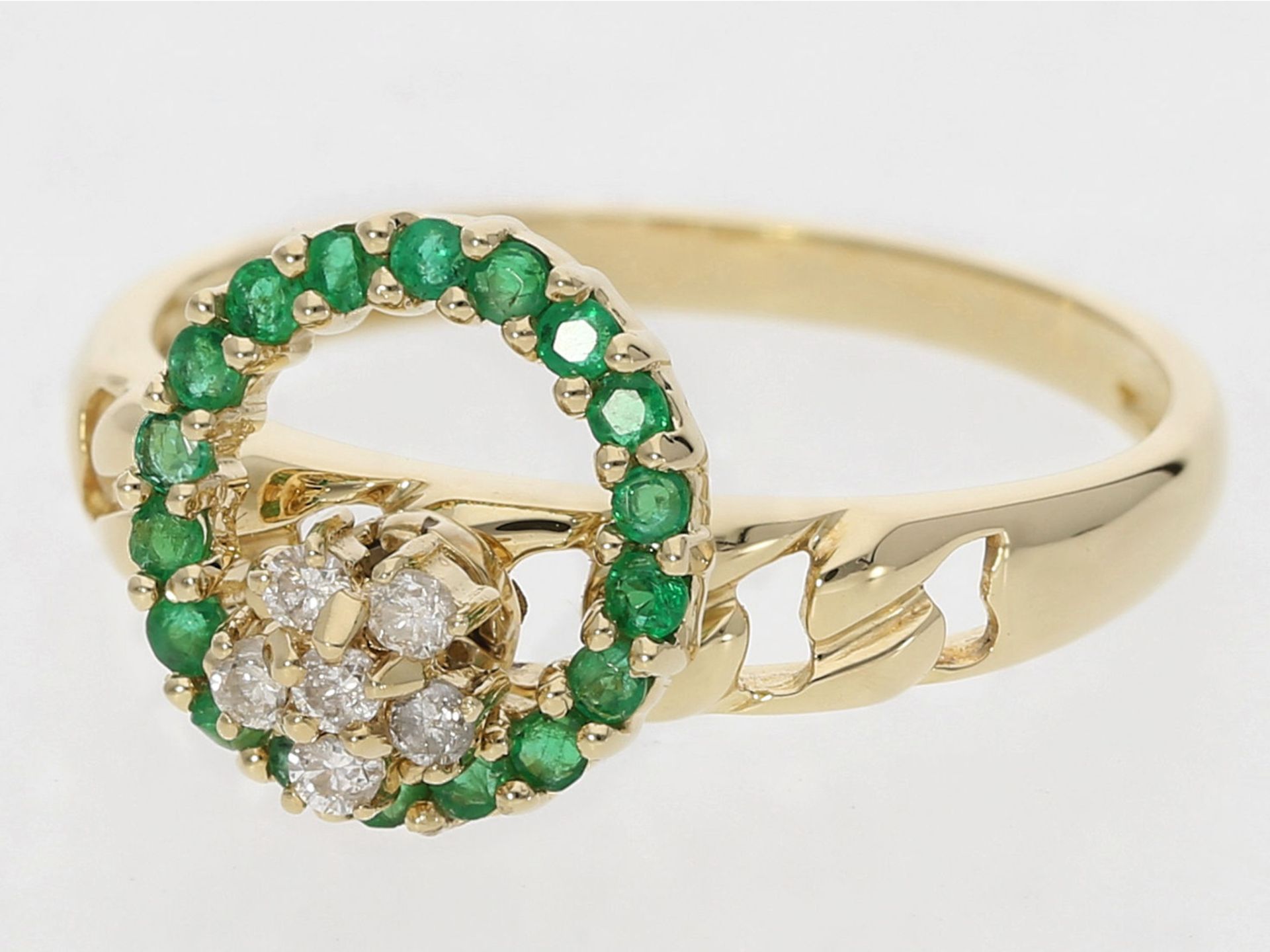 Ring: Brillant/Smaragd-Goldring mit beweglichem Ringkopf, Handarbeit: Ca. Ø20mm, RG63, ca. 3,5g, 14K