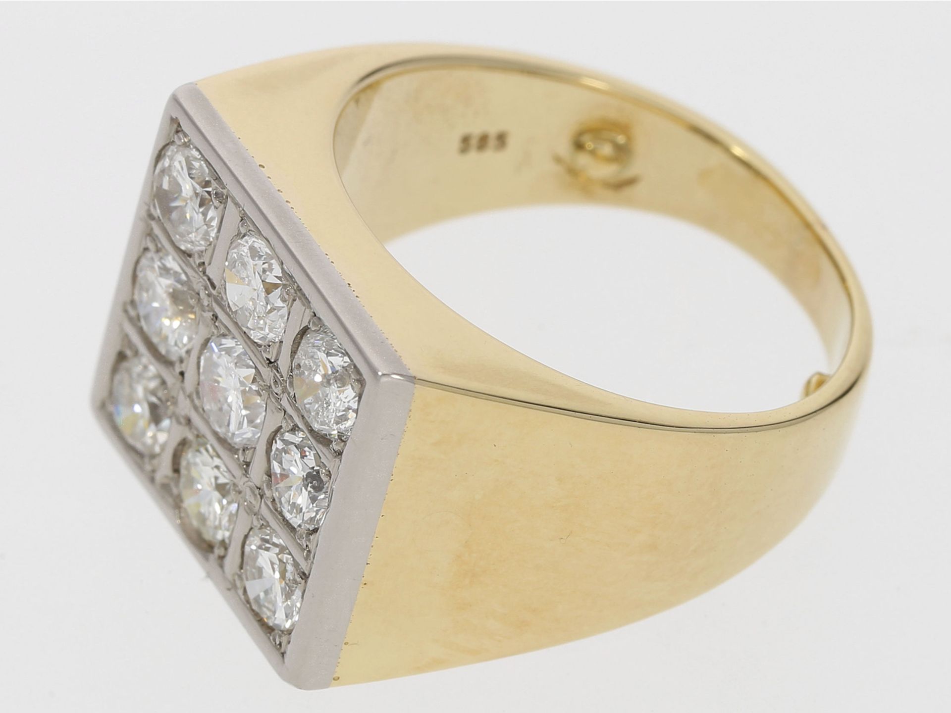 Ring: außergewöhnlich schwerer goldener Herrenring mit Brillanten von ca. 1,9ct, Gold/Platin: Ca. Ø1 - Bild 3 aus 3