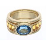 Ring: dekorativer und sehr solide gefertigter Goldschmiedering mit Farbsteinen