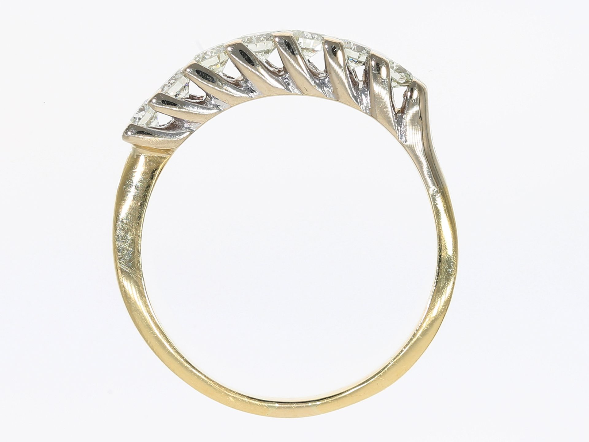 Ring: geschmackvoller Halbmemoire-Ring mit reichem Brillantbesatz, ca. 0,75ct - Image 2 of 4