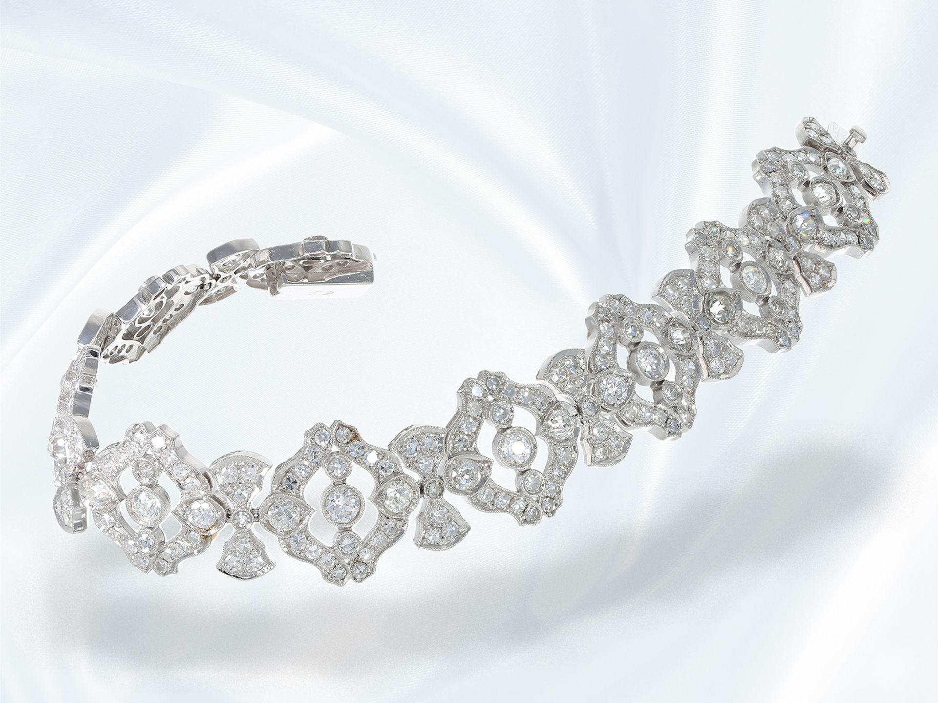 Armband: exklusives, ehemals teures Goldschmiedearmband in antikem Stil, ca. 12,5ct Diamantbesatz - Bild 4 aus 5