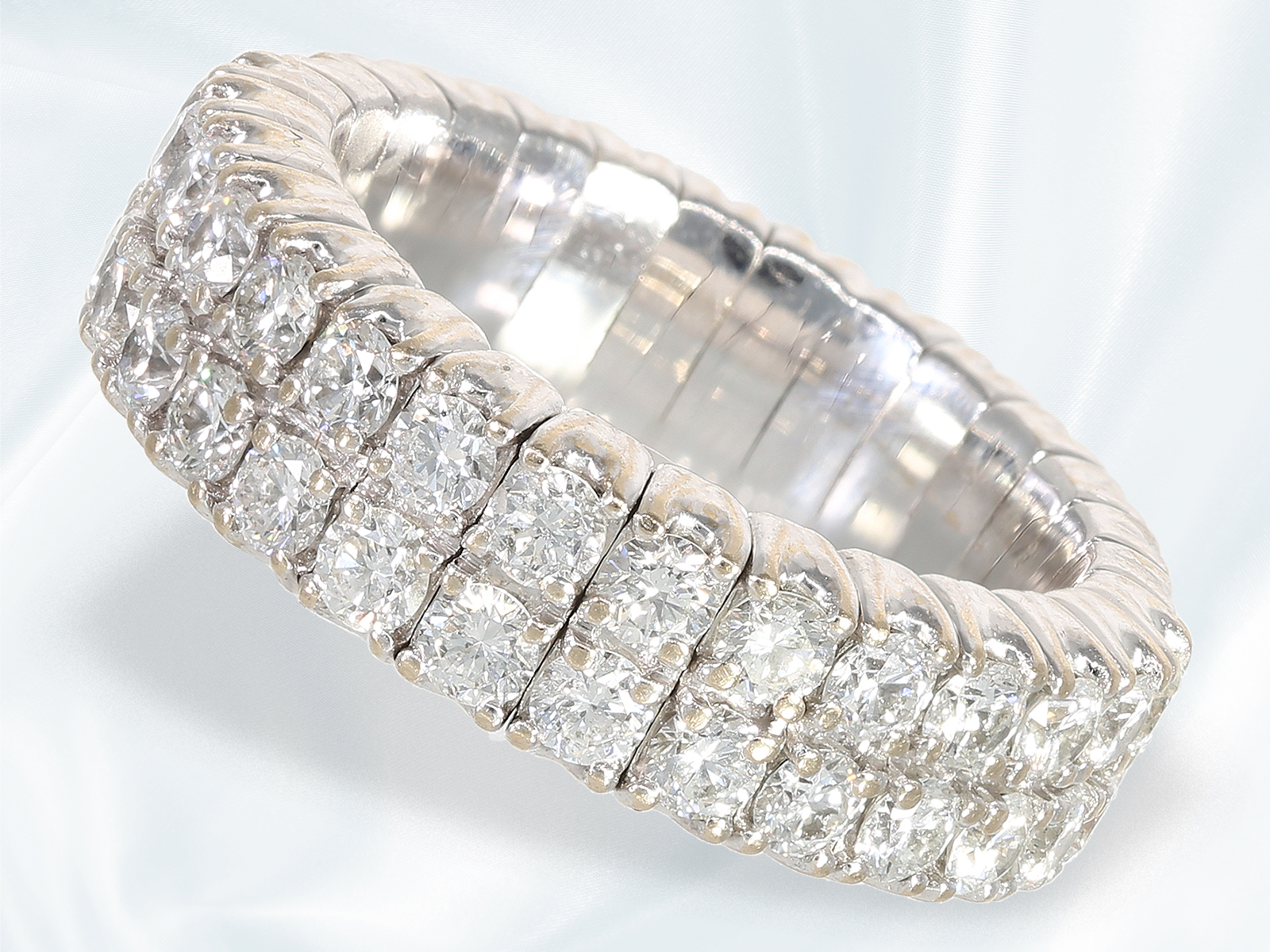 Ring: movable diamond ring, Nobel jeweler Mahlberg, 1.48ct diamonds ...