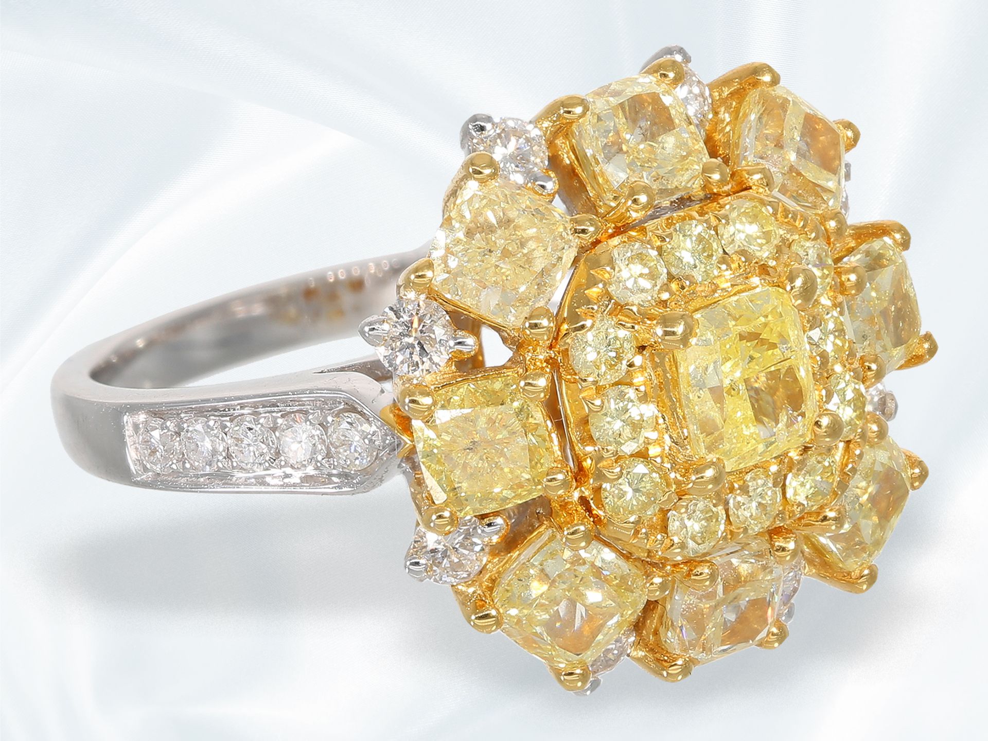 Ring: ungetragener, aufwendig gefertigter Diamant-Goldschmiedering, Handarbeit aus 18K Weißgold, ca. - Bild 4 aus 6