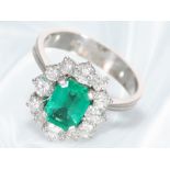 Ring: sehr schöner vintage Damenring mit Smaragd/Brillant-Besatz, 18K Gold