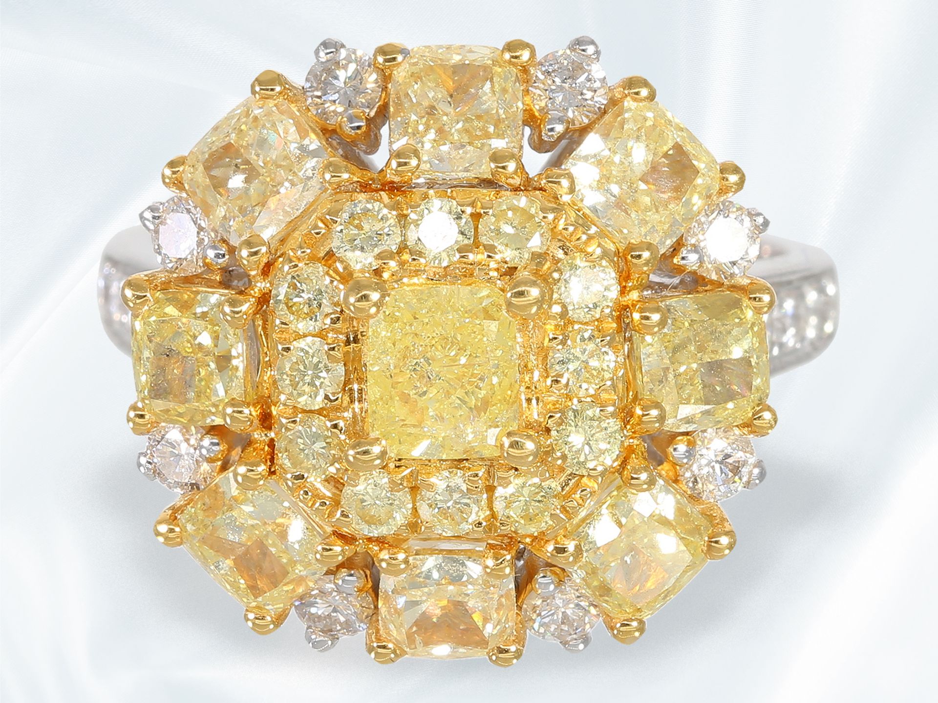 Ring: ungetragener, aufwendig gefertigter Diamant-Goldschmiedering, Handarbeit aus 18K Weißgold, ca. - Bild 3 aus 6