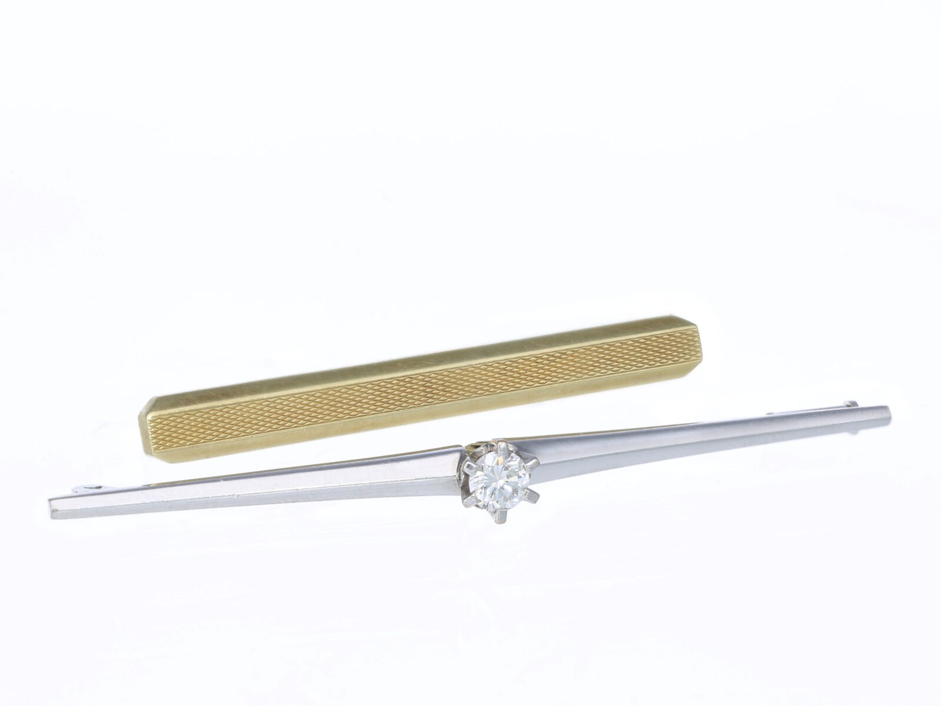 Brosche/Nadel: 2 vintage Goldschmiedebroschen, 14K/18K Gold, schöner Brillant von 0,3ct