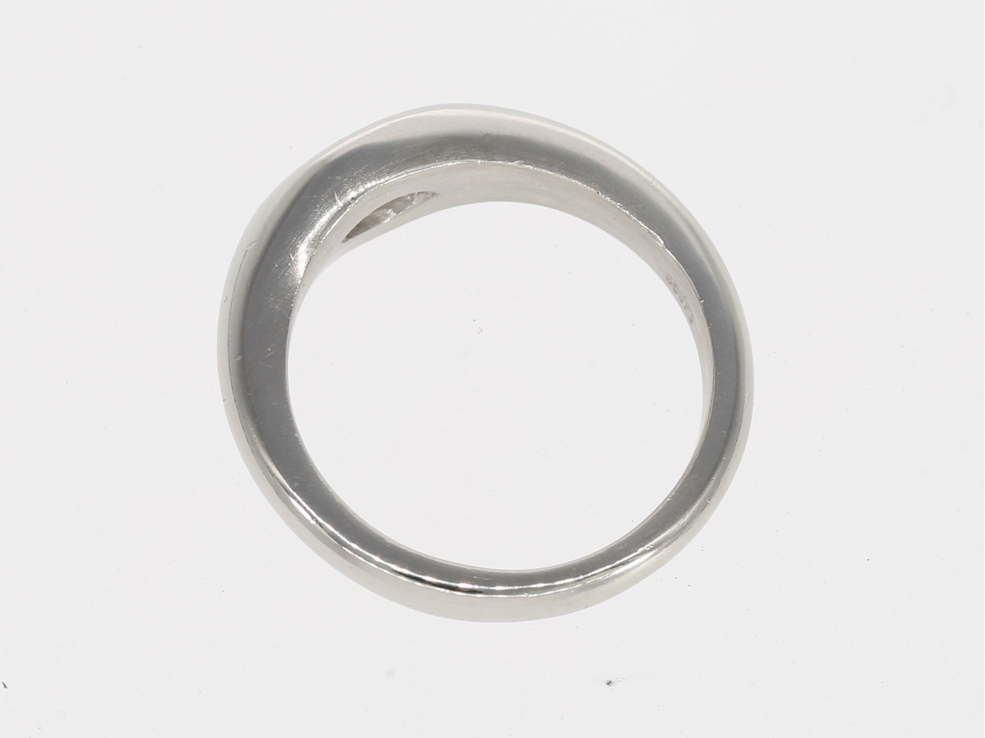 Ring: solide gefertigter Platin-Goldschmiedering mit Navette-Diamant von ca. 0,45ct - Image 3 of 3
