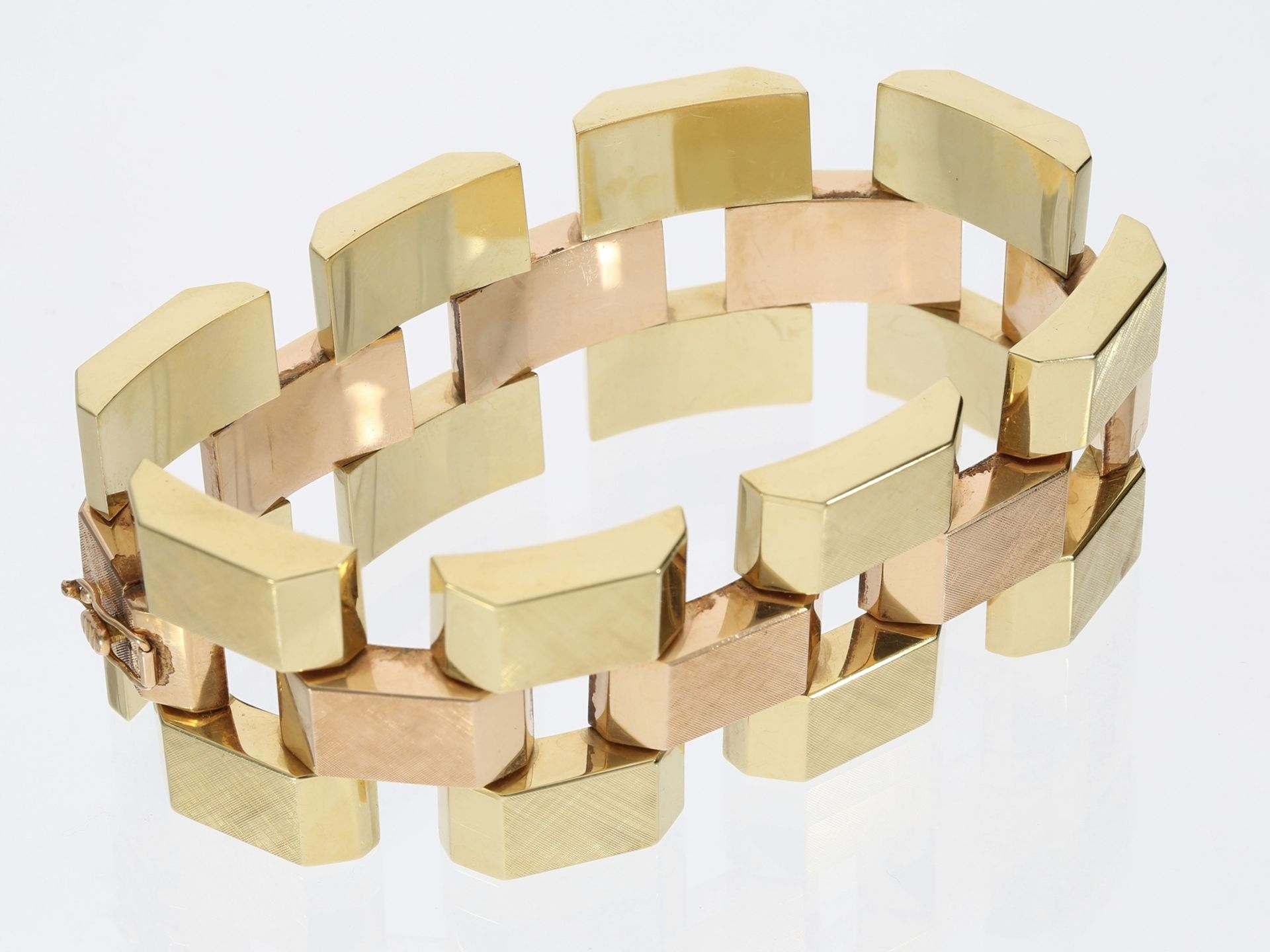 Armband: extrem breites und in außergewöhnlichem Design gefertigtes vintage Goldschmiedearmband