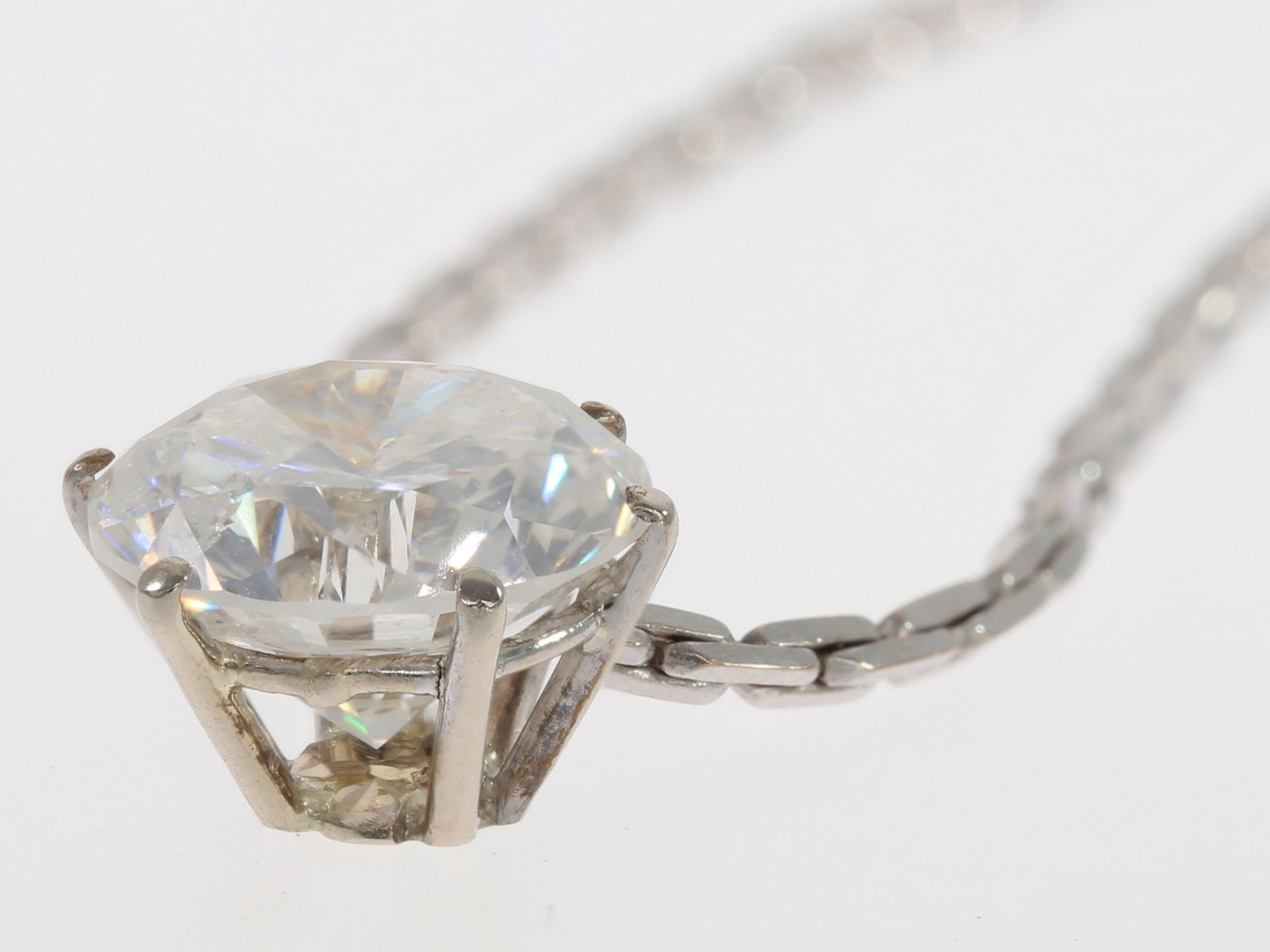 Weißgoldene Kette mit Brillant/Solitär-Anhänger, großer Brillant von ca. 2,65ct - Bild 2 aus 6