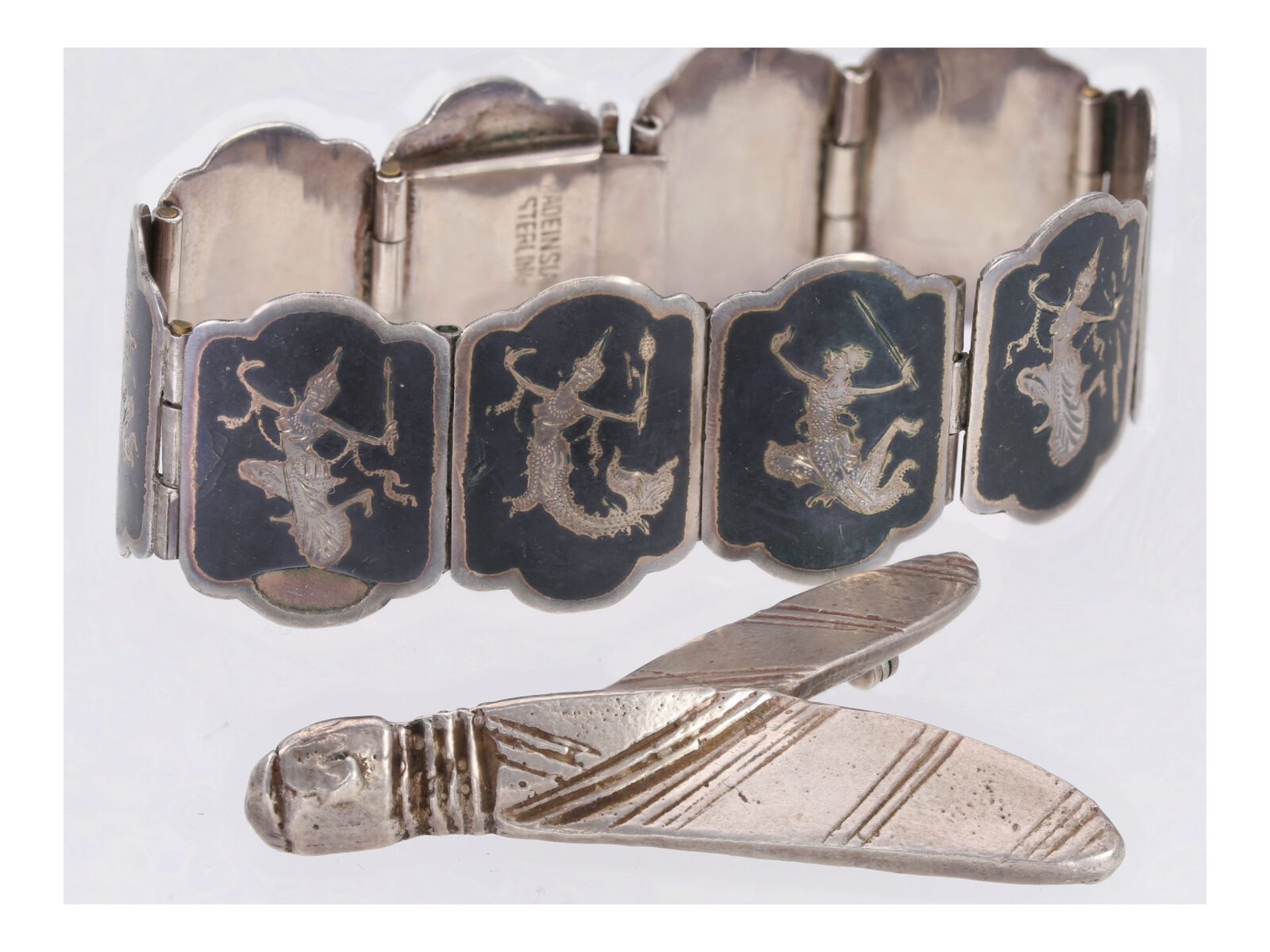 Armband/Brosche: seltene Art déco Brosche Motiv "Nachtfalter" und ein altes asiatisches Silber-Armba - Bild 3 aus 3