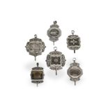 Uhrenschlüssel: Konvolut sehr seltener großer Silberschlüssel, verm. 18. Jh.