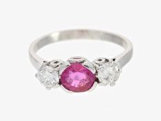 Ring: hochwertiger, weißgoldener vintage Rubin/Brillant-Goldschmiedering, ca. 1ct Brillanten