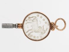 Uhrenschlüssel: extrem rarer goldener Spindeluhrenschlüssel mit Intaglio-Gemme, 18. Jahrhundert