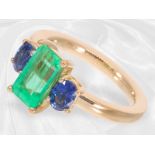 Ring: massiv gefertigter Smaragd/Saphir-Goldschmiedering in feinster Qualität