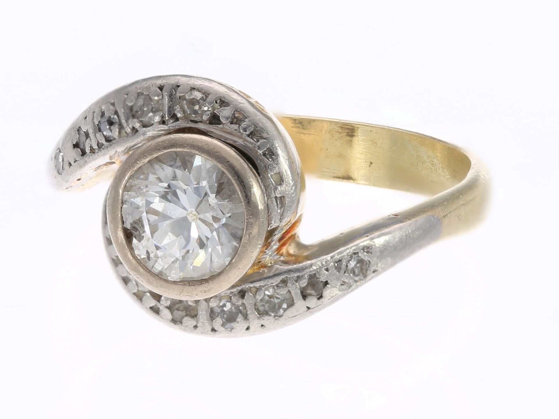 Ring: antiker Goldschmiedering mit Altschliffdiamant und Diamantrosen, um 1920 - Bild 3 aus 3