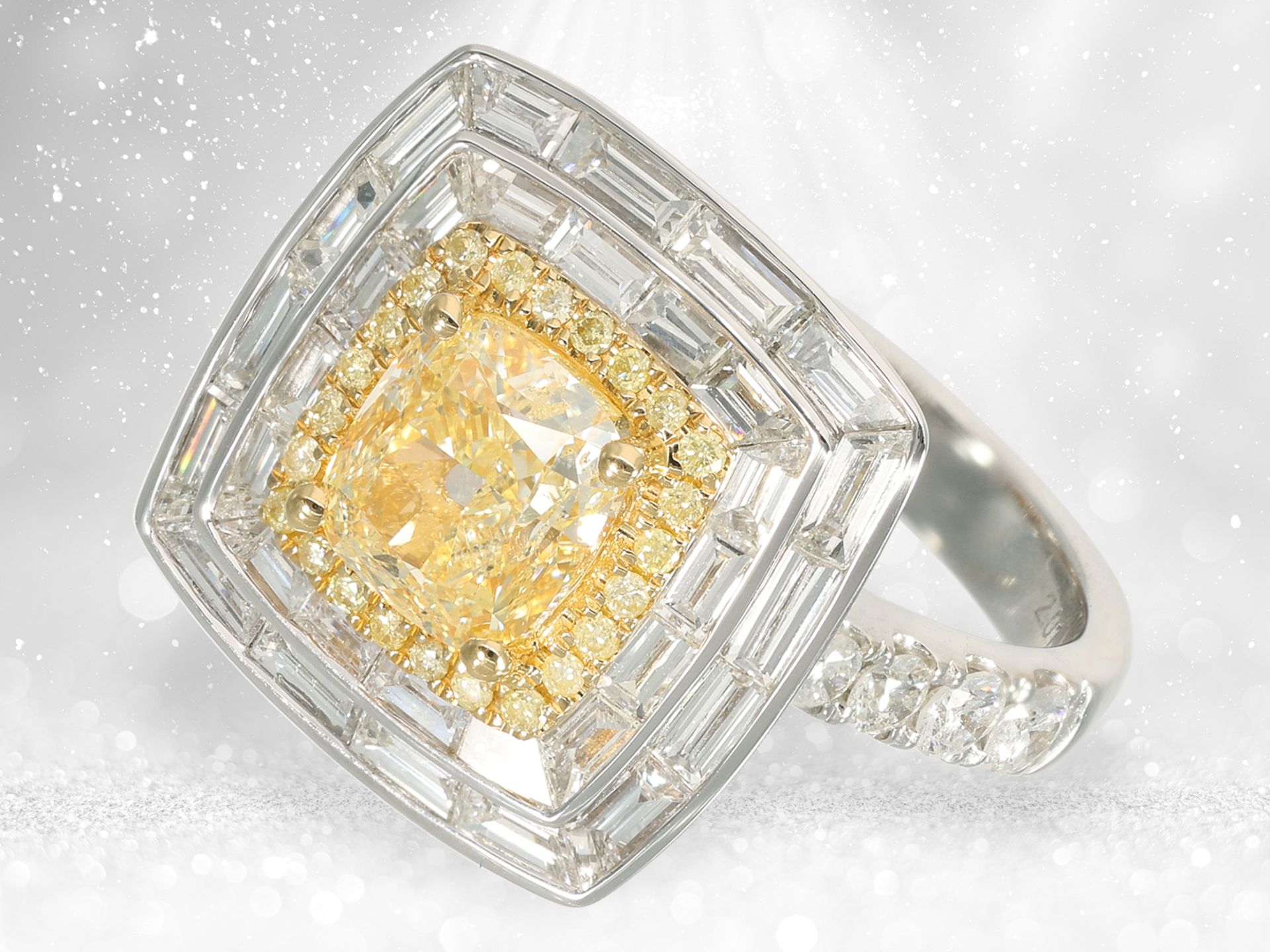 Ring: extremely elaborately crafted diamond ring, centre stone "Yellow Cushion" of 2ct - Image 4 of 5