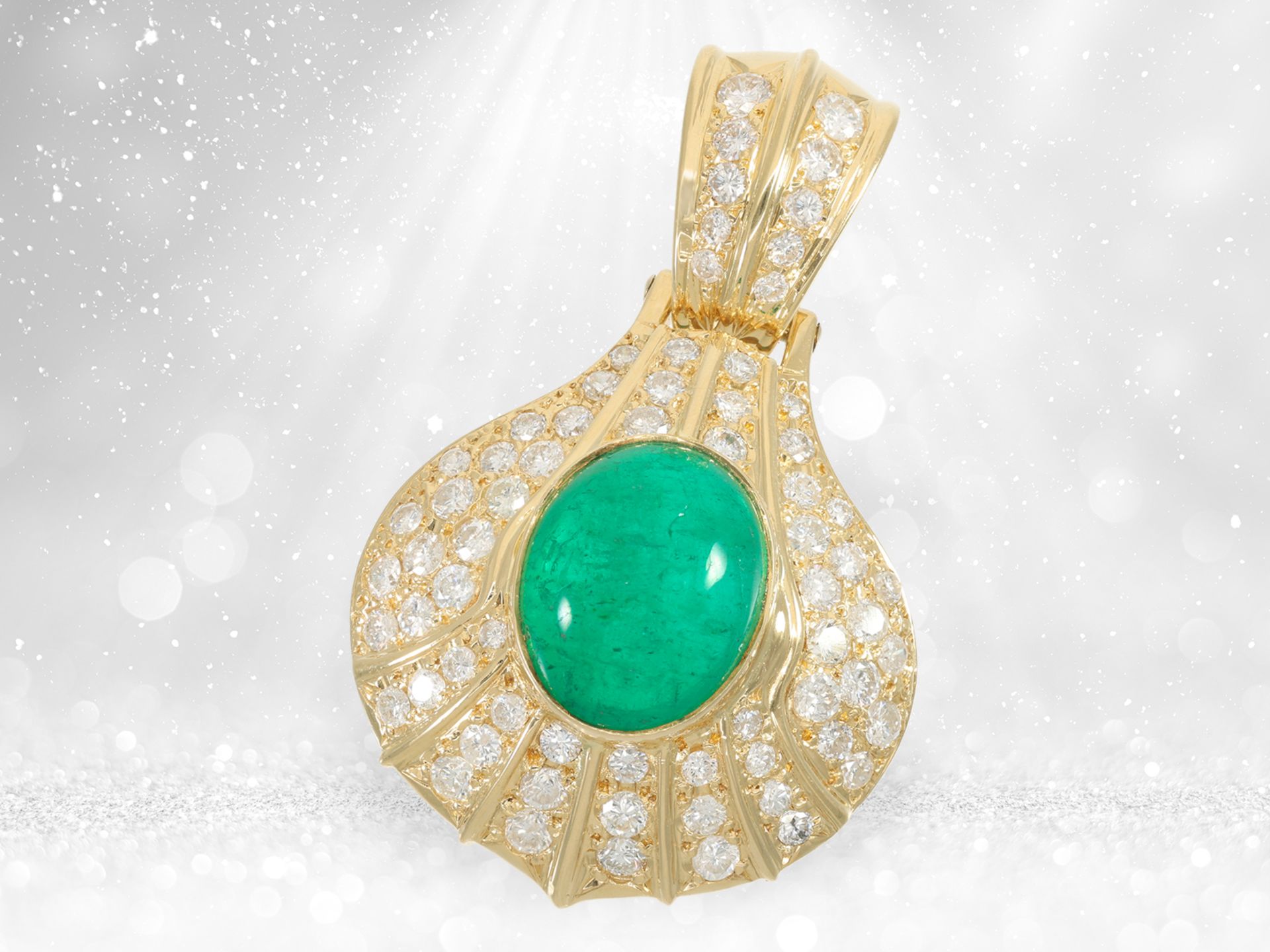 Pendant: lavish goldsmith's pendant with emerald and brilliant-cut diamonds, approx. 10ct