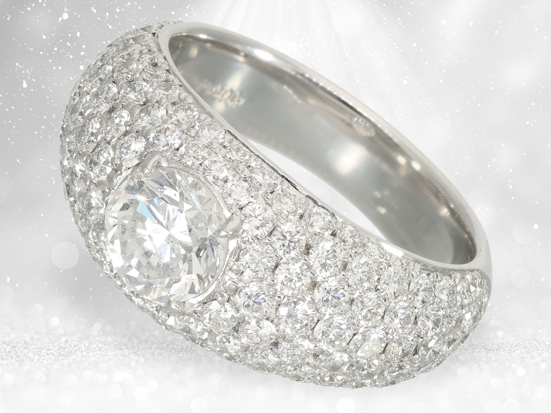 Ring: very high quality platinum ring set with brilliant-cut diamonds, centre stone 1ct - Image 3 of 4