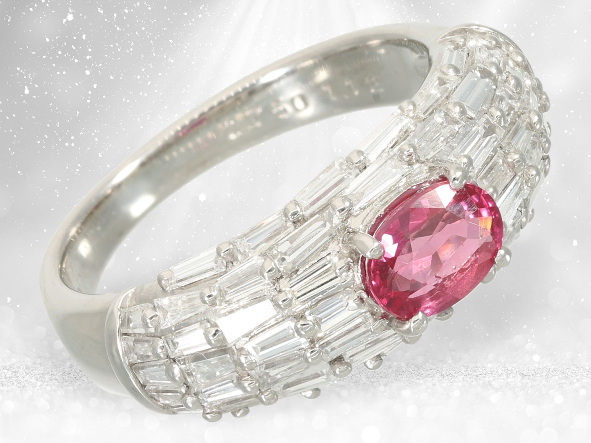 Ring: exceptional goldsmith's work in platinum, fine ruby/diamond setting "cocktail ring" - Image 2 of 4