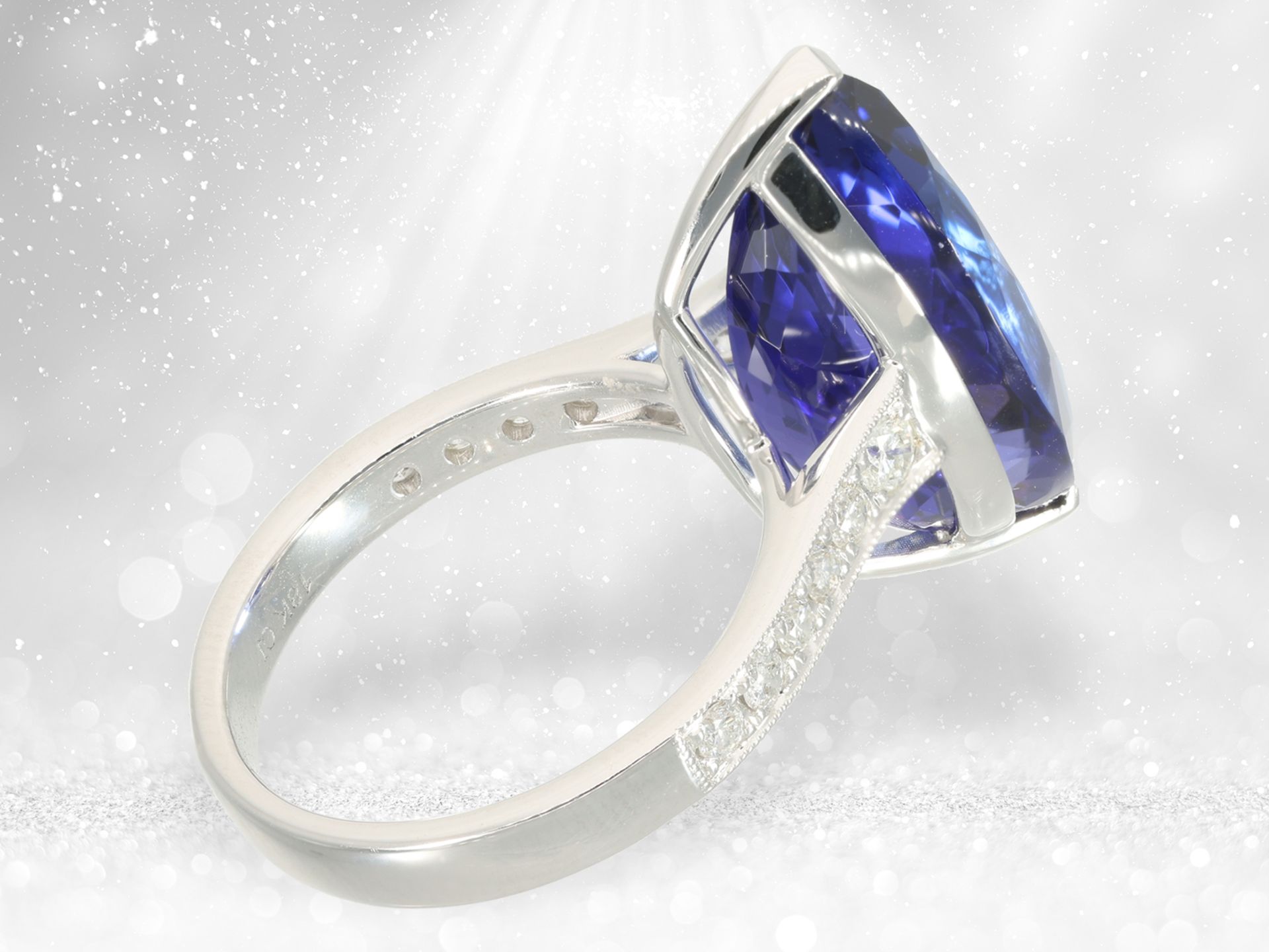 Ring: modern goldsmith ring with top quality tanzanite, 11.15ct - Image 4 of 4