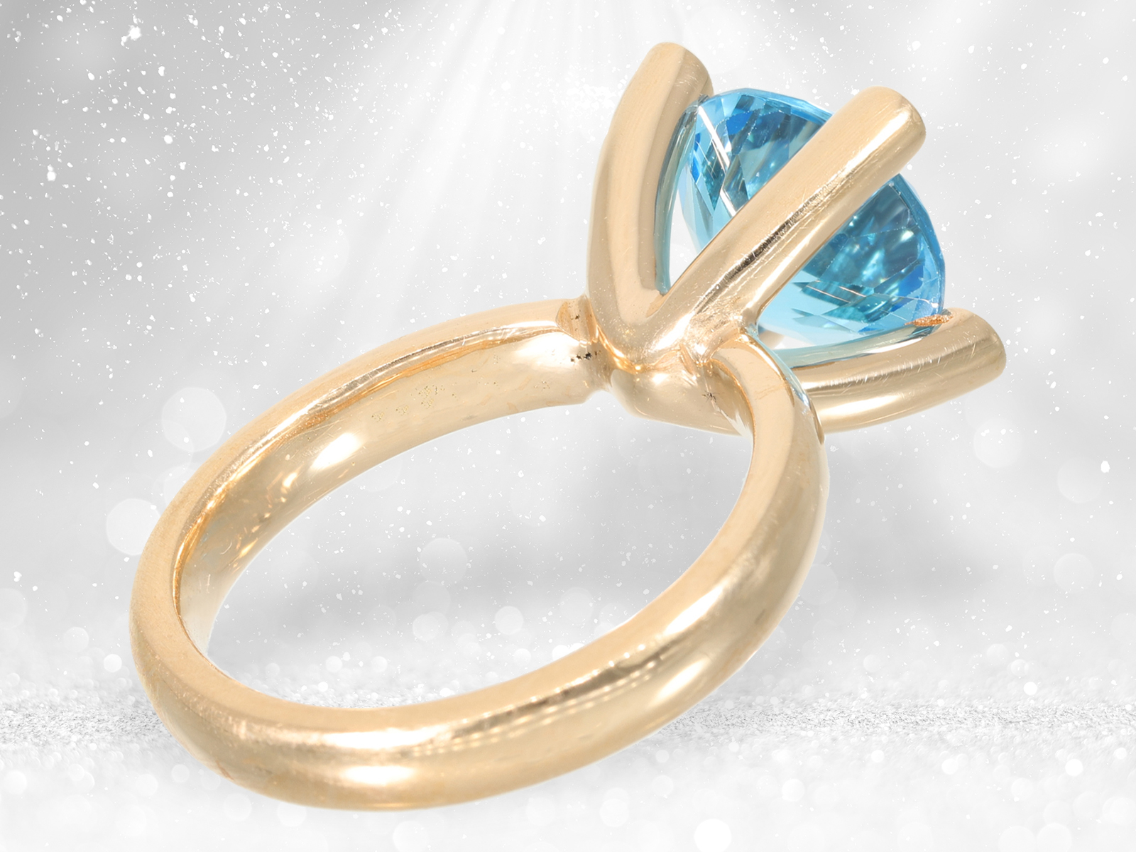 Fancy and decorative solid gold ring with beautiful blue topaz and brilliant-cut diamonds - Image 4 of 4