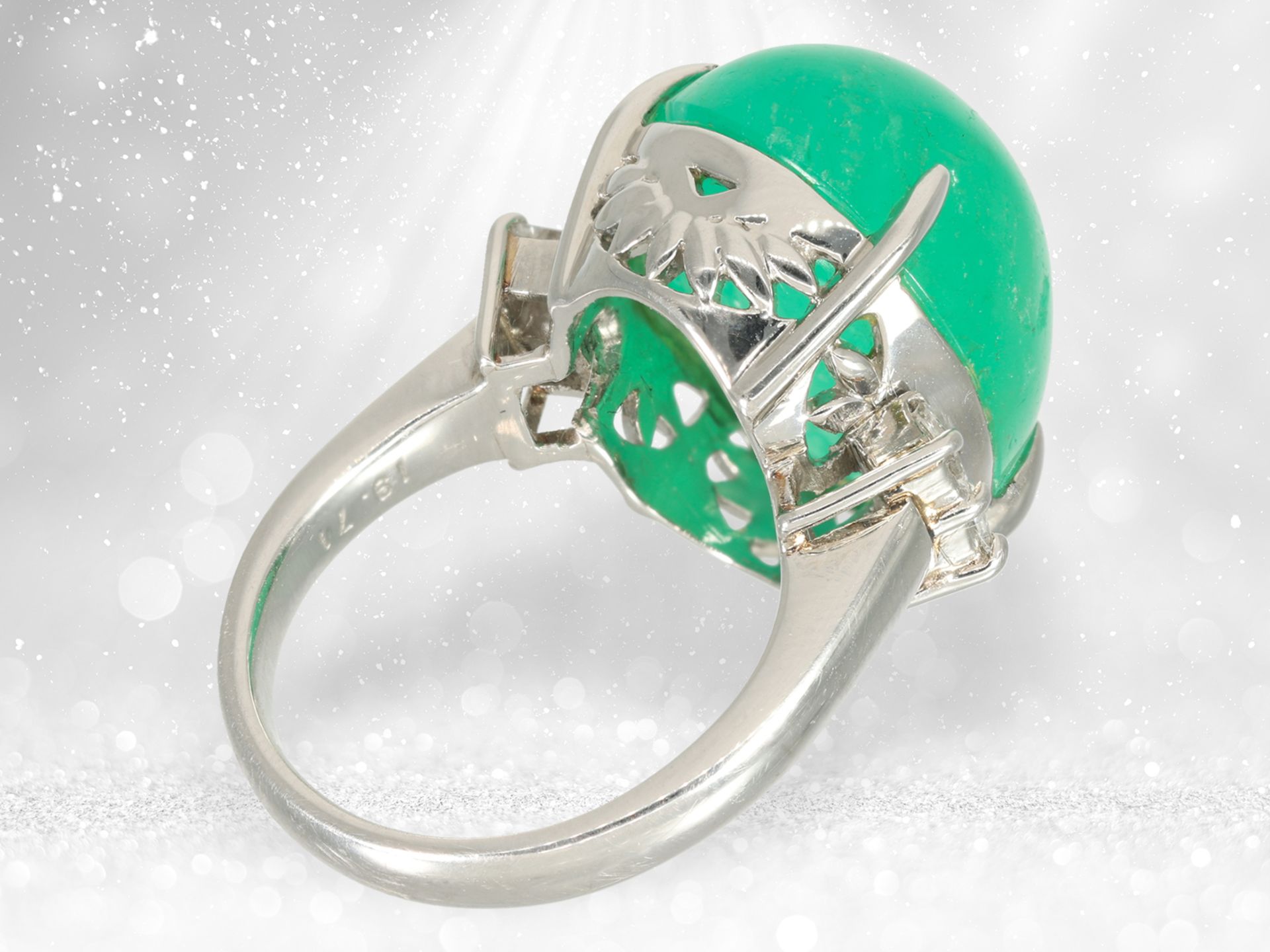 Ring: formerly very expensive vintage platinum ring with emerald of approx. 20ct and diamonds, GIA c - Image 5 of 5