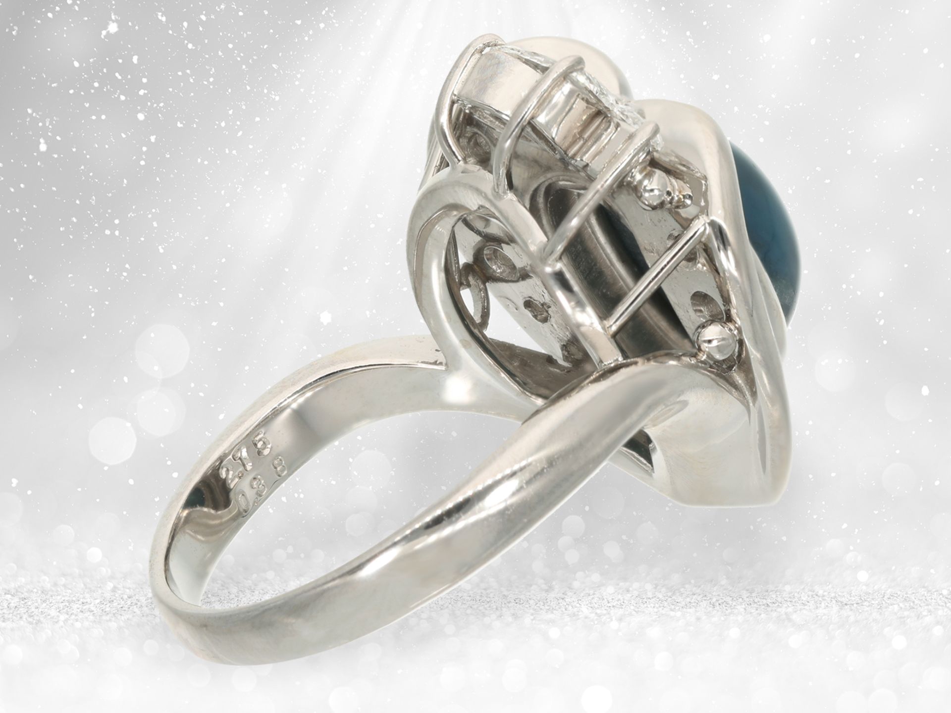Ring: hochfeiner, neuwertiger Designerring aus Platin, "Blue Cat's Eye Chrysoberyll" und Diamanten,  - Bild 4 aus 4