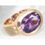 Massiver und schwerer Designer-Goldschmiedering mit Amethyst, Handarbeit Brahmfeld & Gutruf