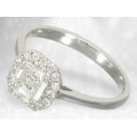 Ring: hochfeiner Diamant-Solitärring "Assher-Cut" 1ct